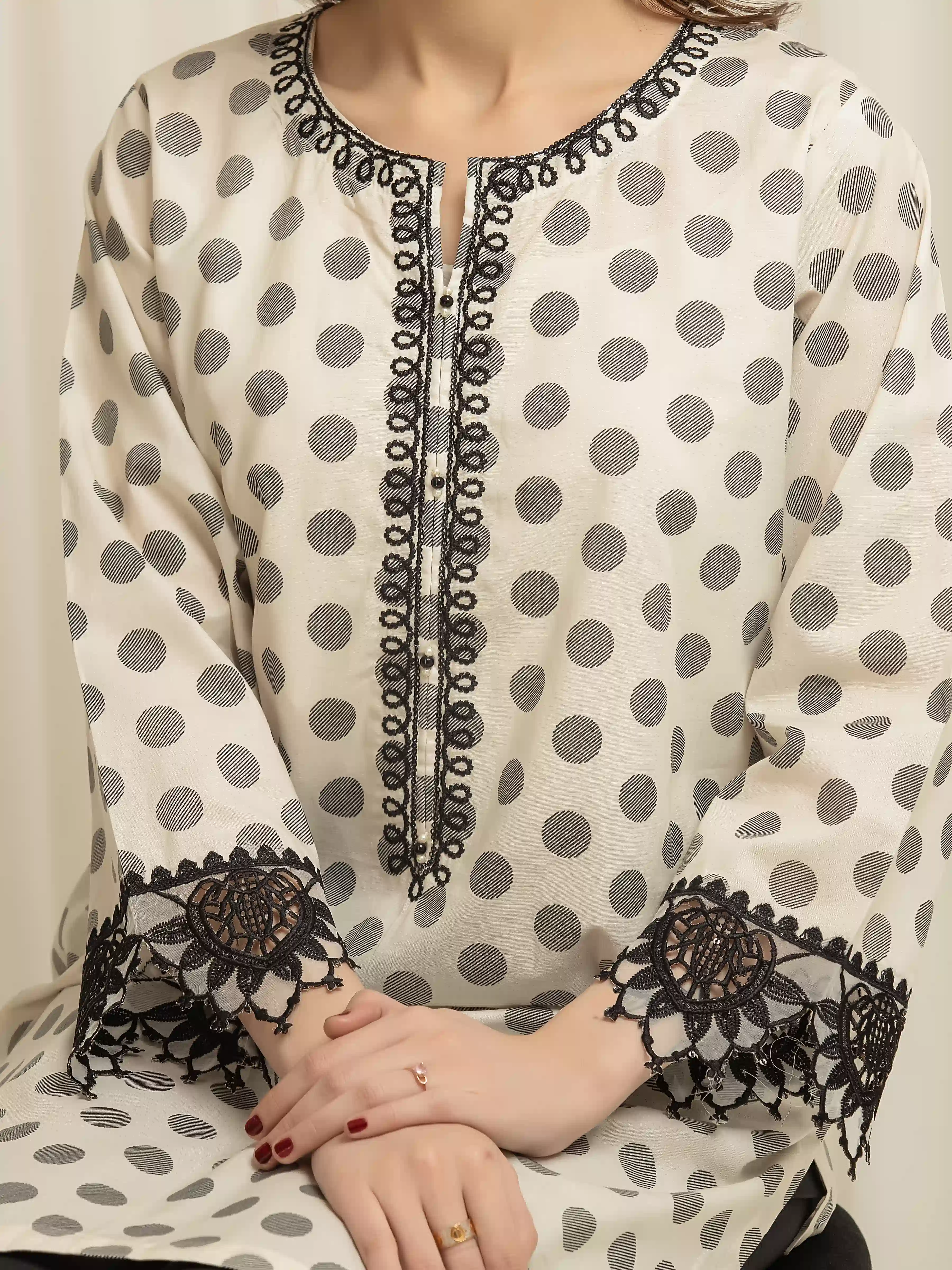 Pret Embroidered Cambric Suit - EWTKE5-85001-3P - Image 3