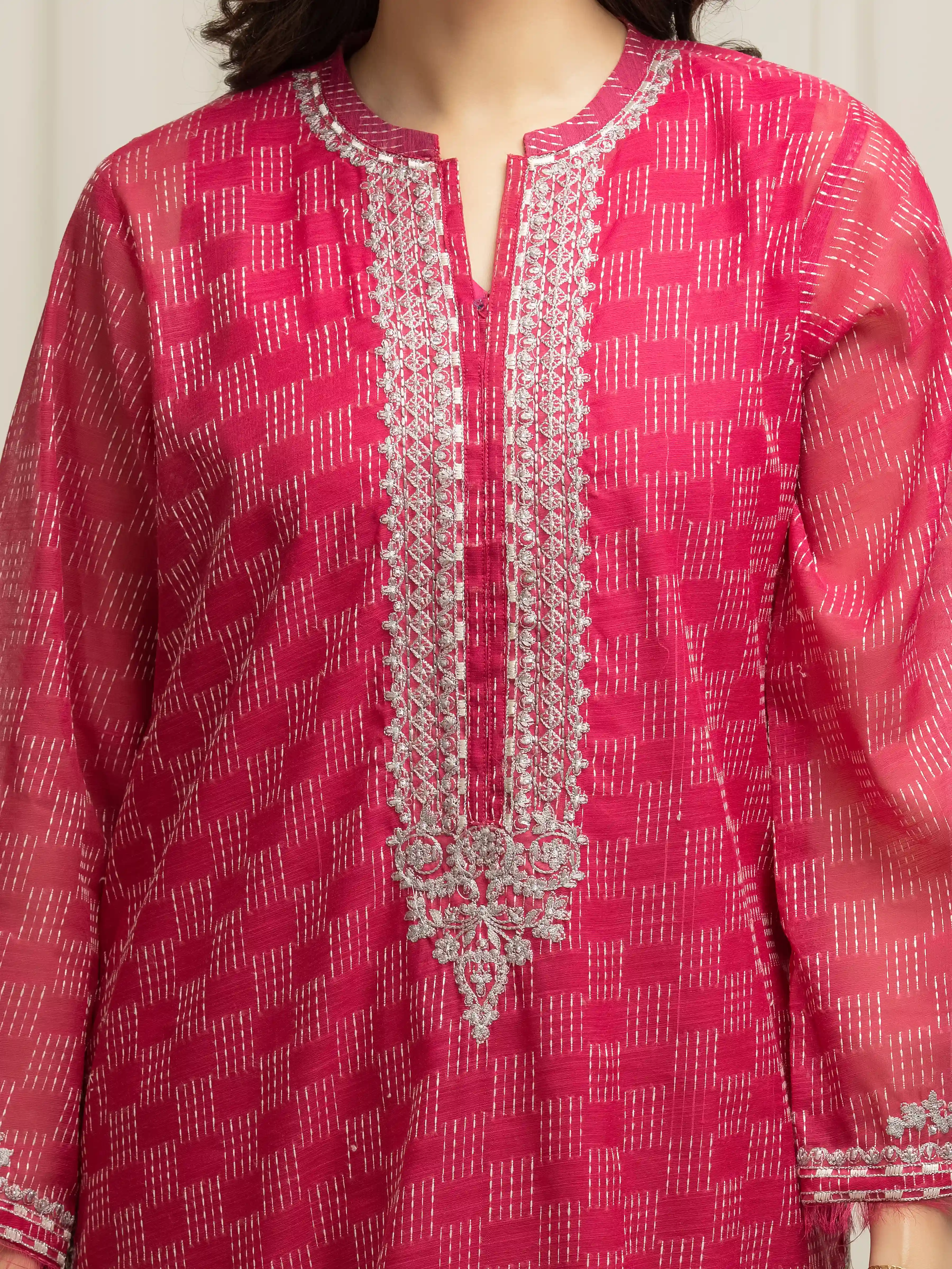 Pret Embroidered Jacquard Lawn Suit - EWTKED5-80318-3P - Image 3