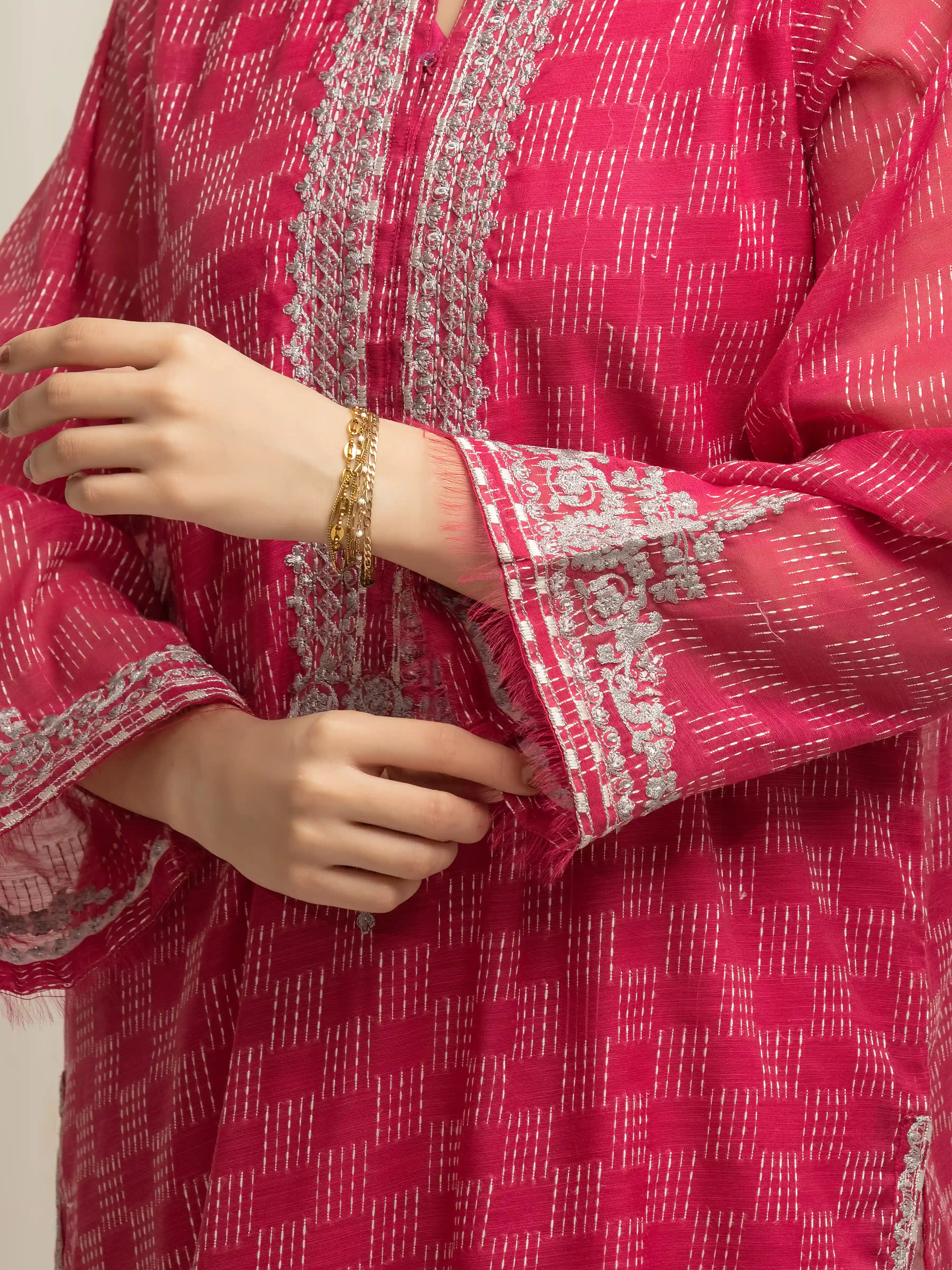 Pret Embroidered Jacquard Lawn Suit - EWTKED5-80318-3P - Image 4