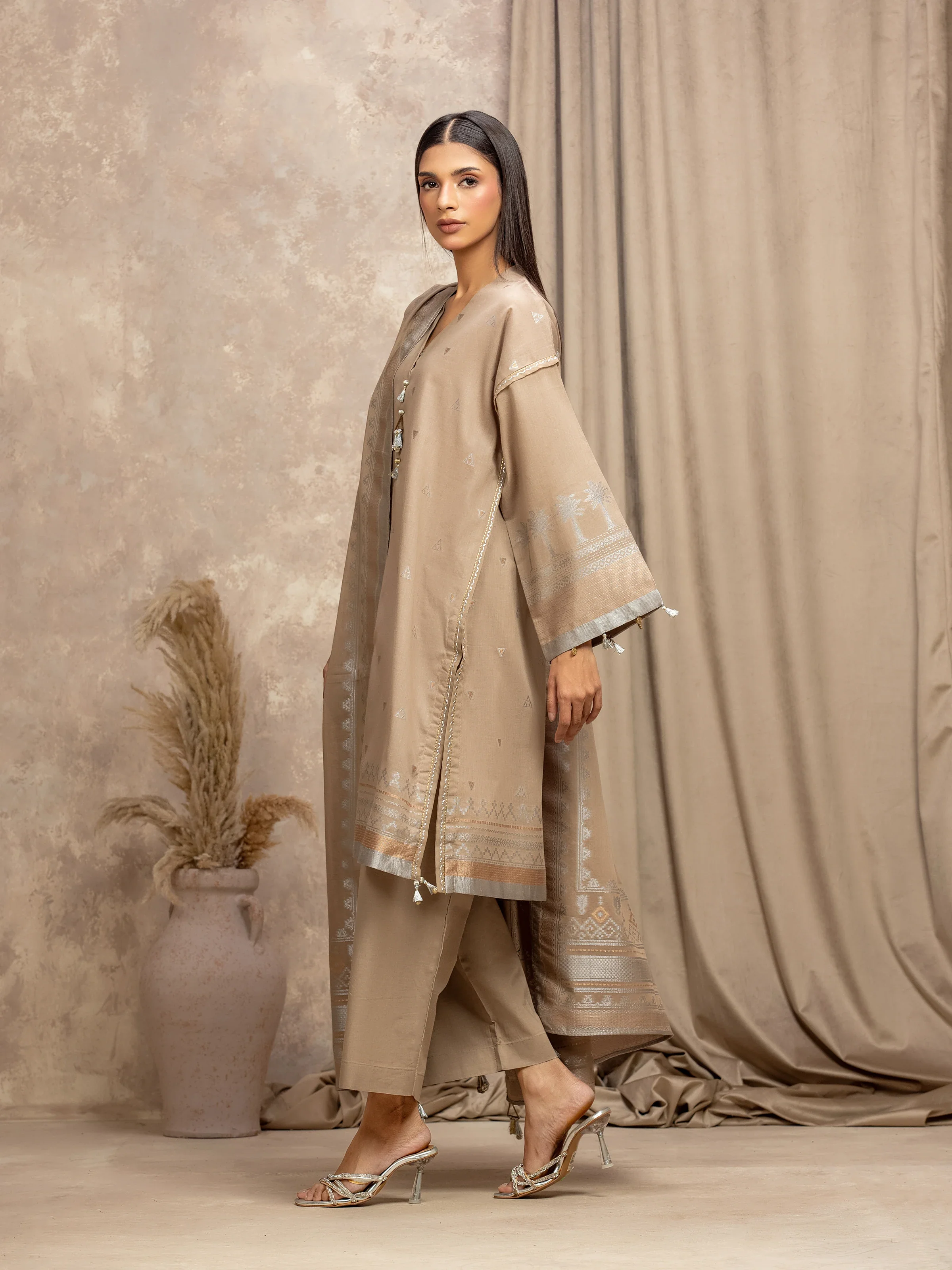 Pret Embroidered Jacquard Suit - EWTKED5-82412-3P - Image 5