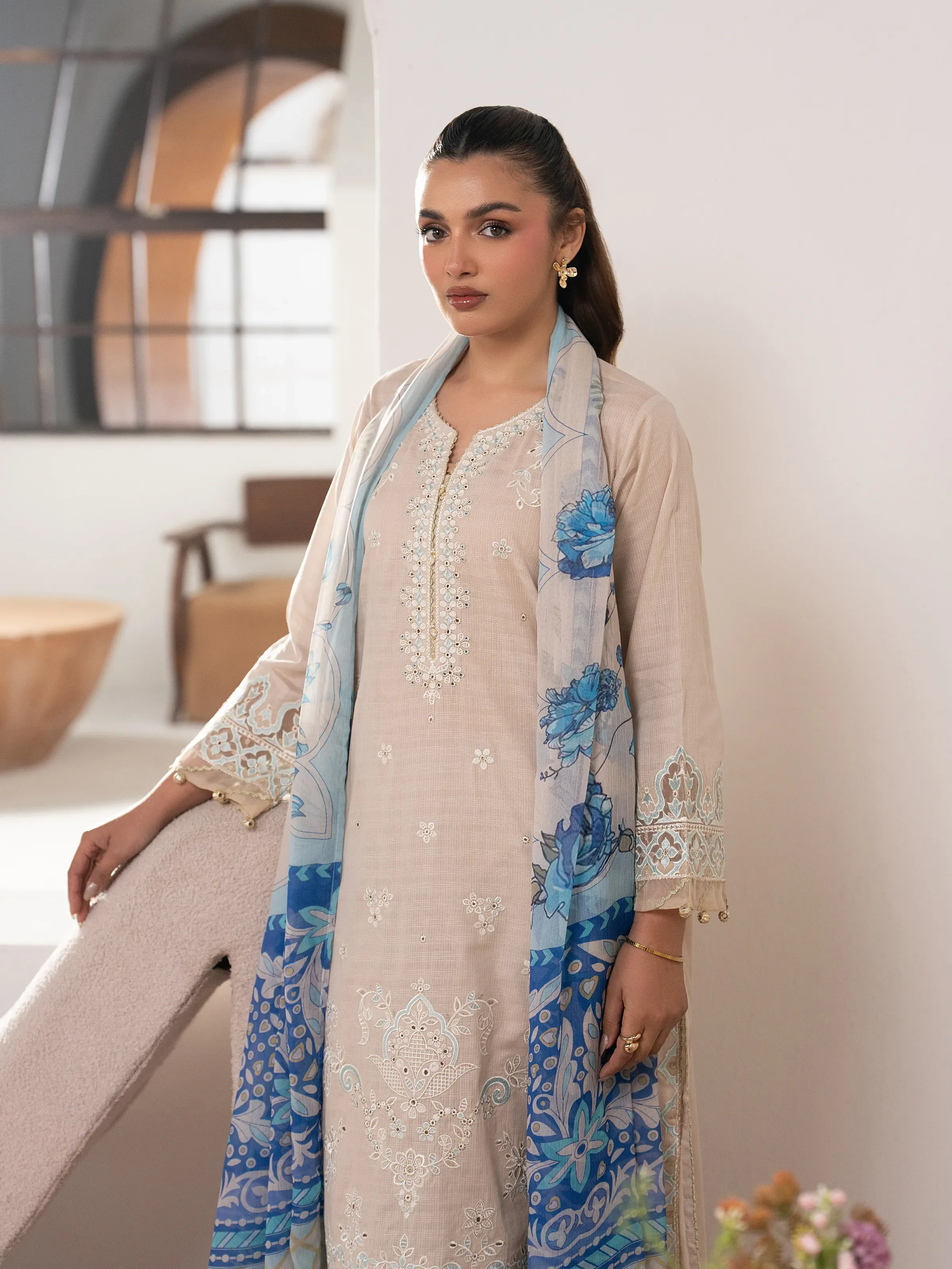 Pret Embroidered Slub Lawn Suit - EWTKE5-82409-3P - Image 4