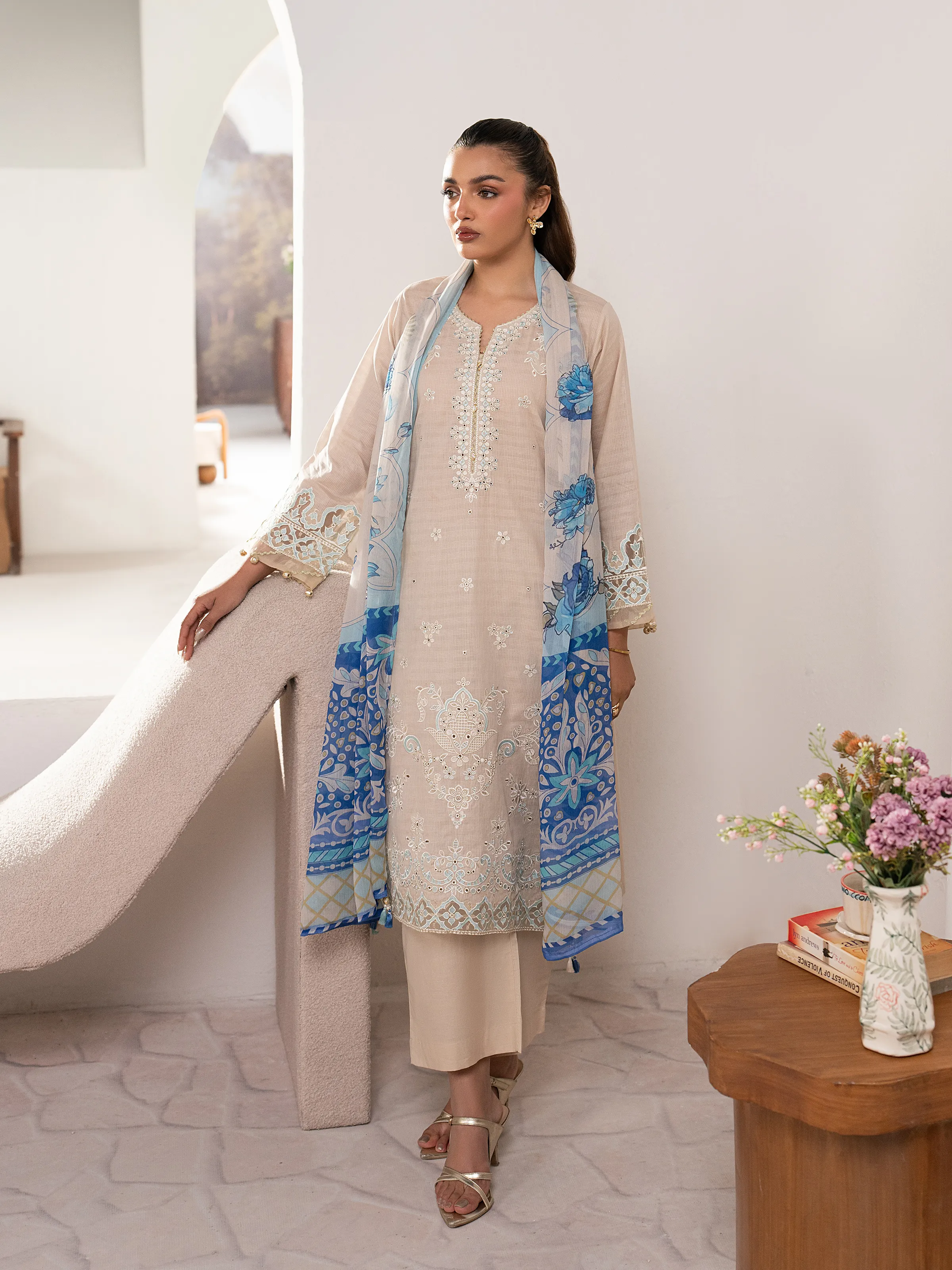 Pret Embroidered Slub Lawn Suit - EWTKE5-82409-3P - Image 5