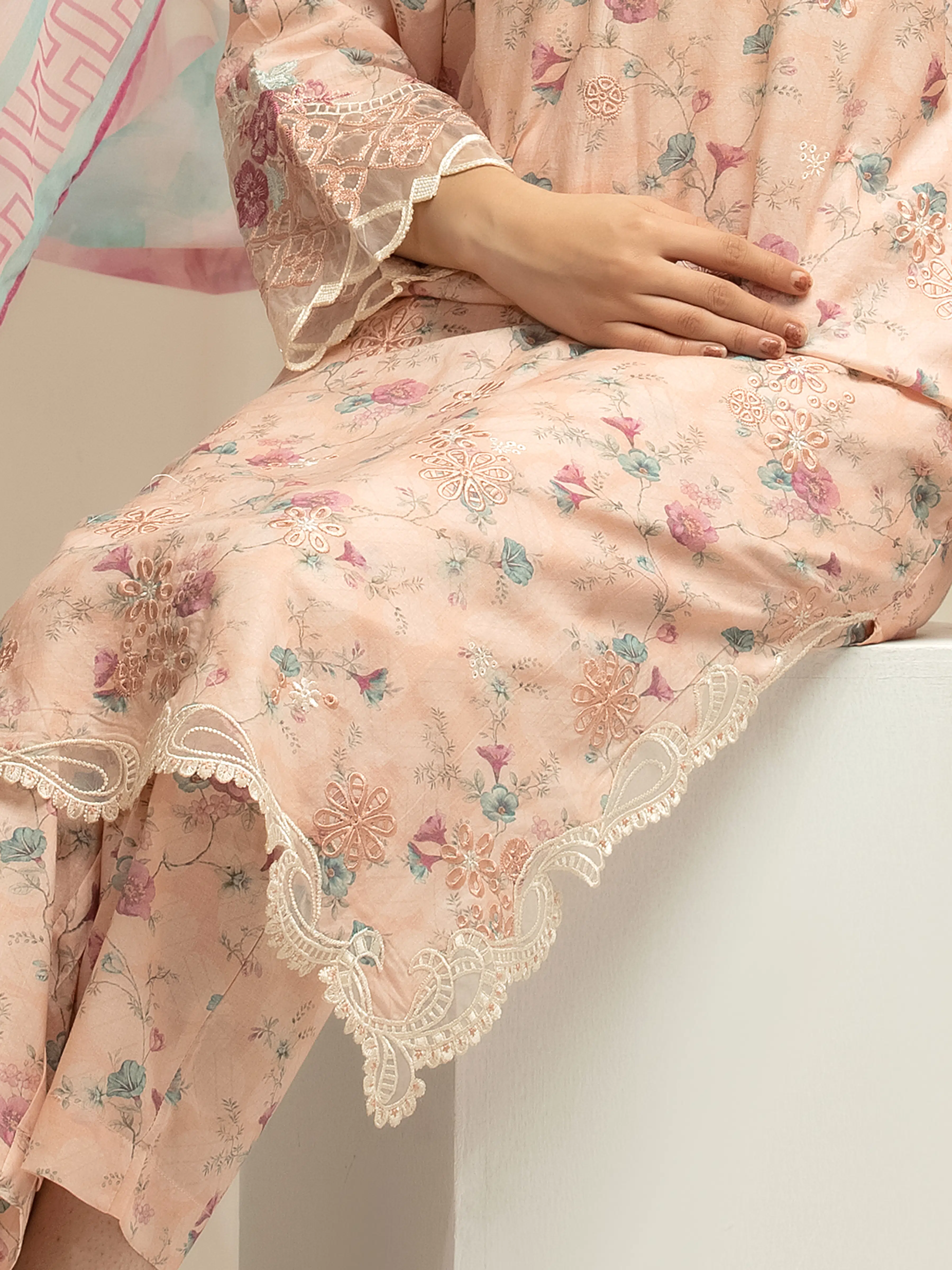 Pret Embroidered Lawn Suit - EWTKE5-82492-3P - Image 3