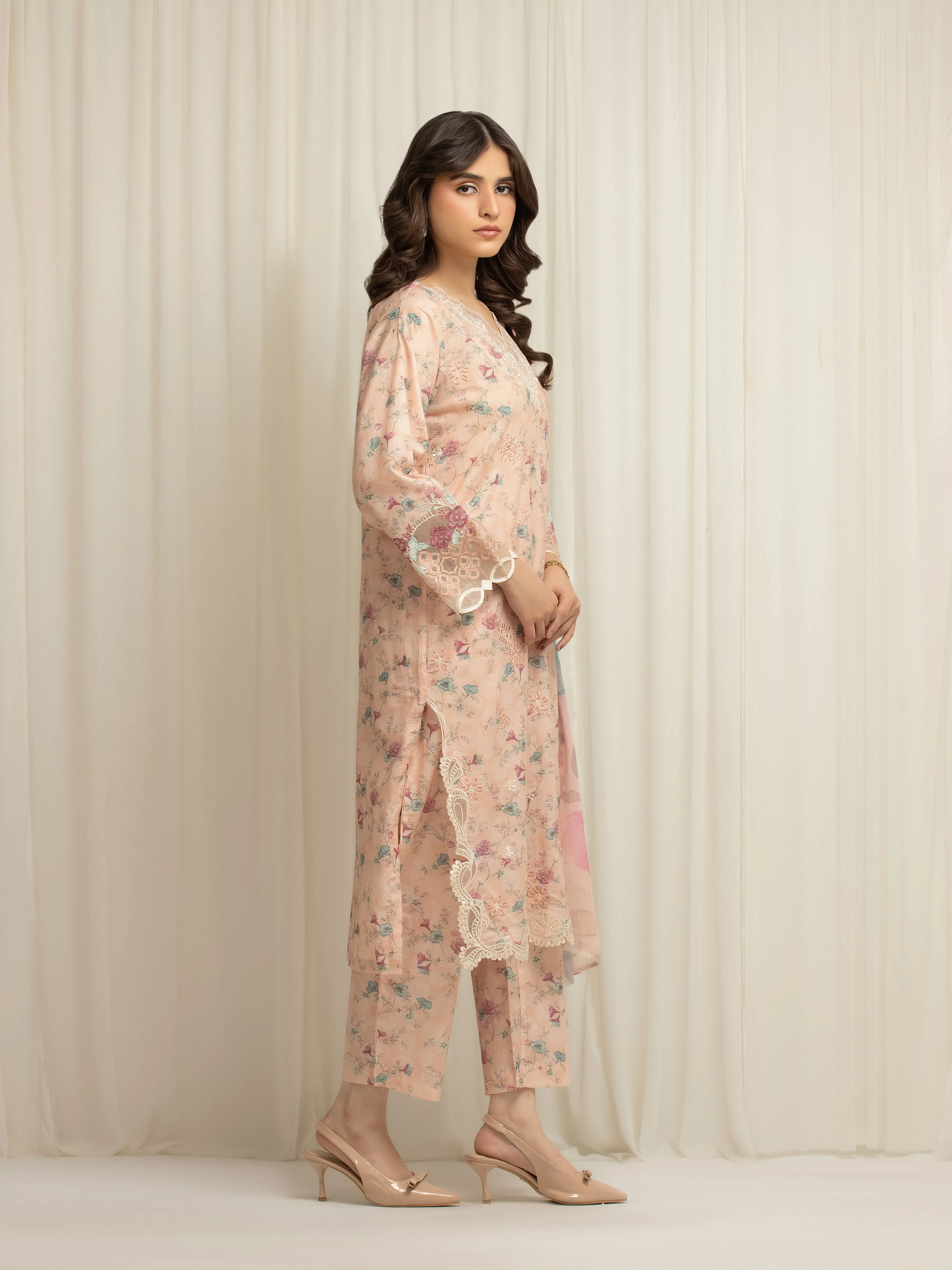 Pret Embroidered Lawn Suit - EWTKE5-82492-3P - Image 5