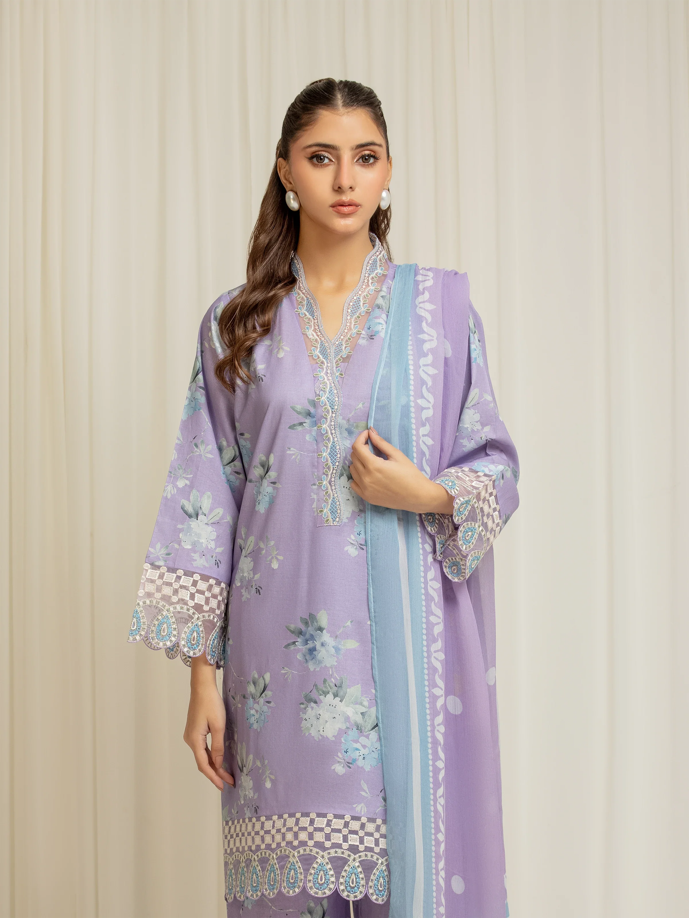Pret Embroidered Lawn Suit - EWTKE5-82496-3P - Image 2