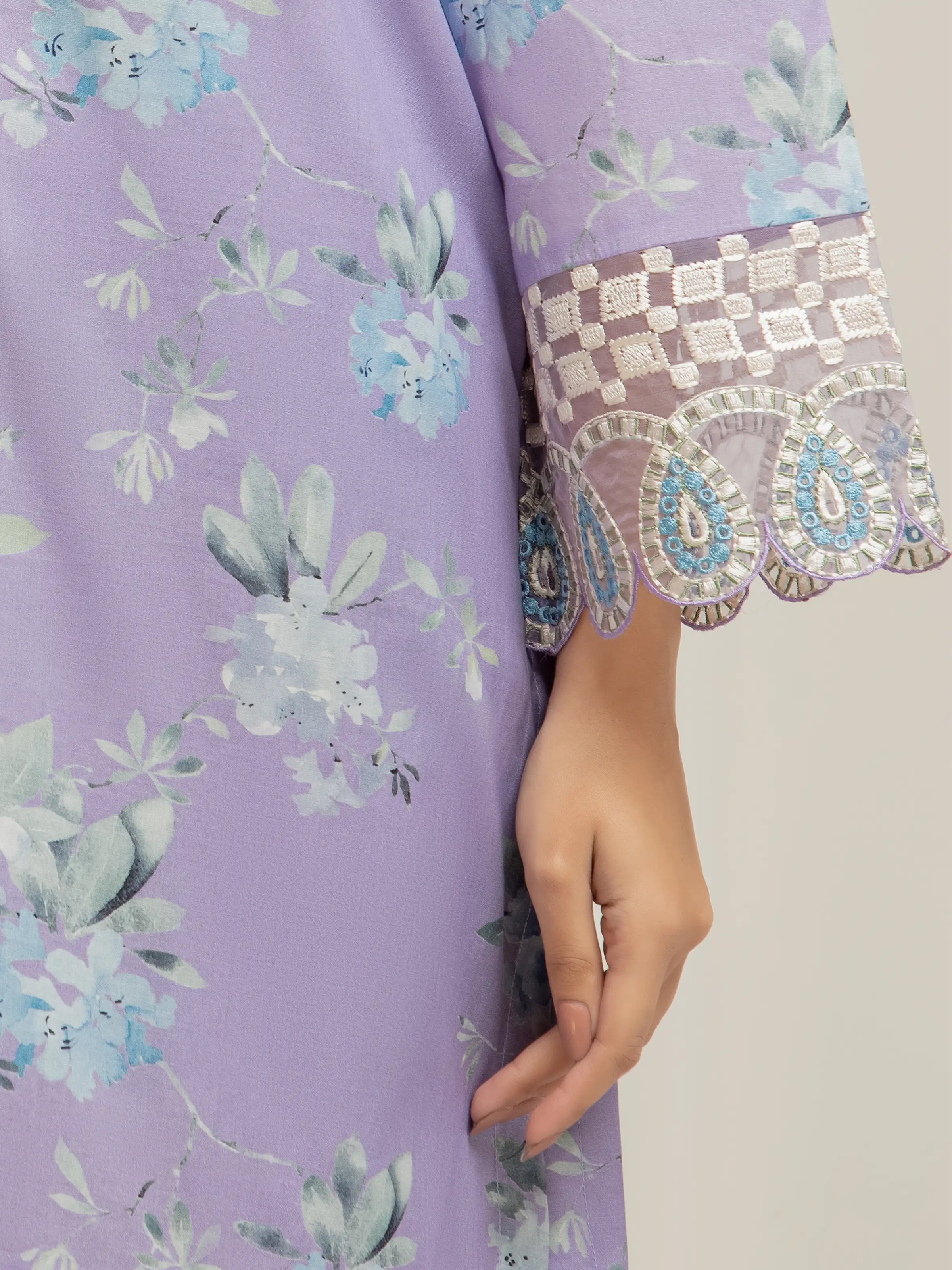 Pret Embroidered Lawn Suit - EWTKE5-82496-3P - Image 3