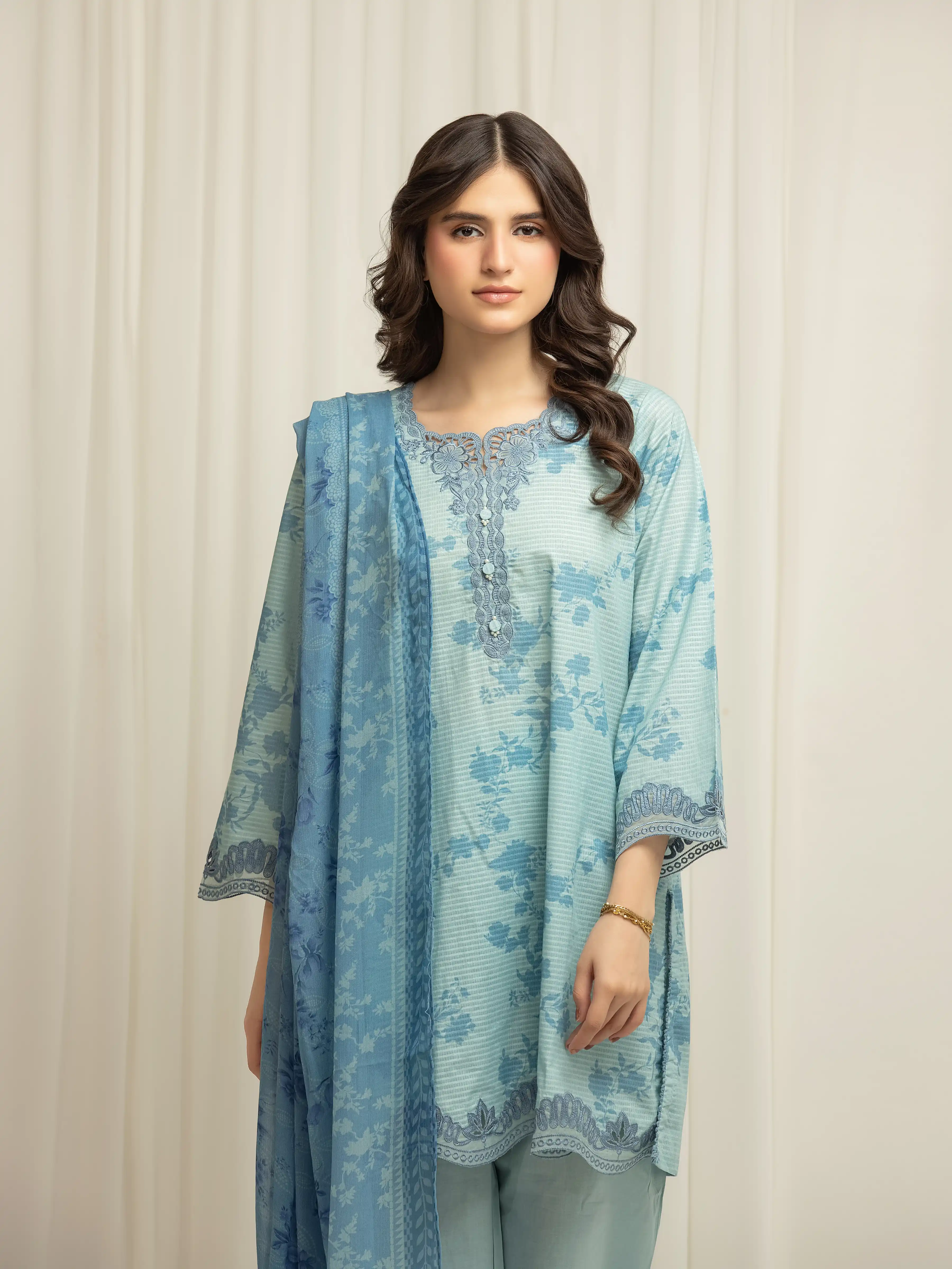 Pret Embroidered Lawn Suit - EWTKE5-83008-3P - Image 2