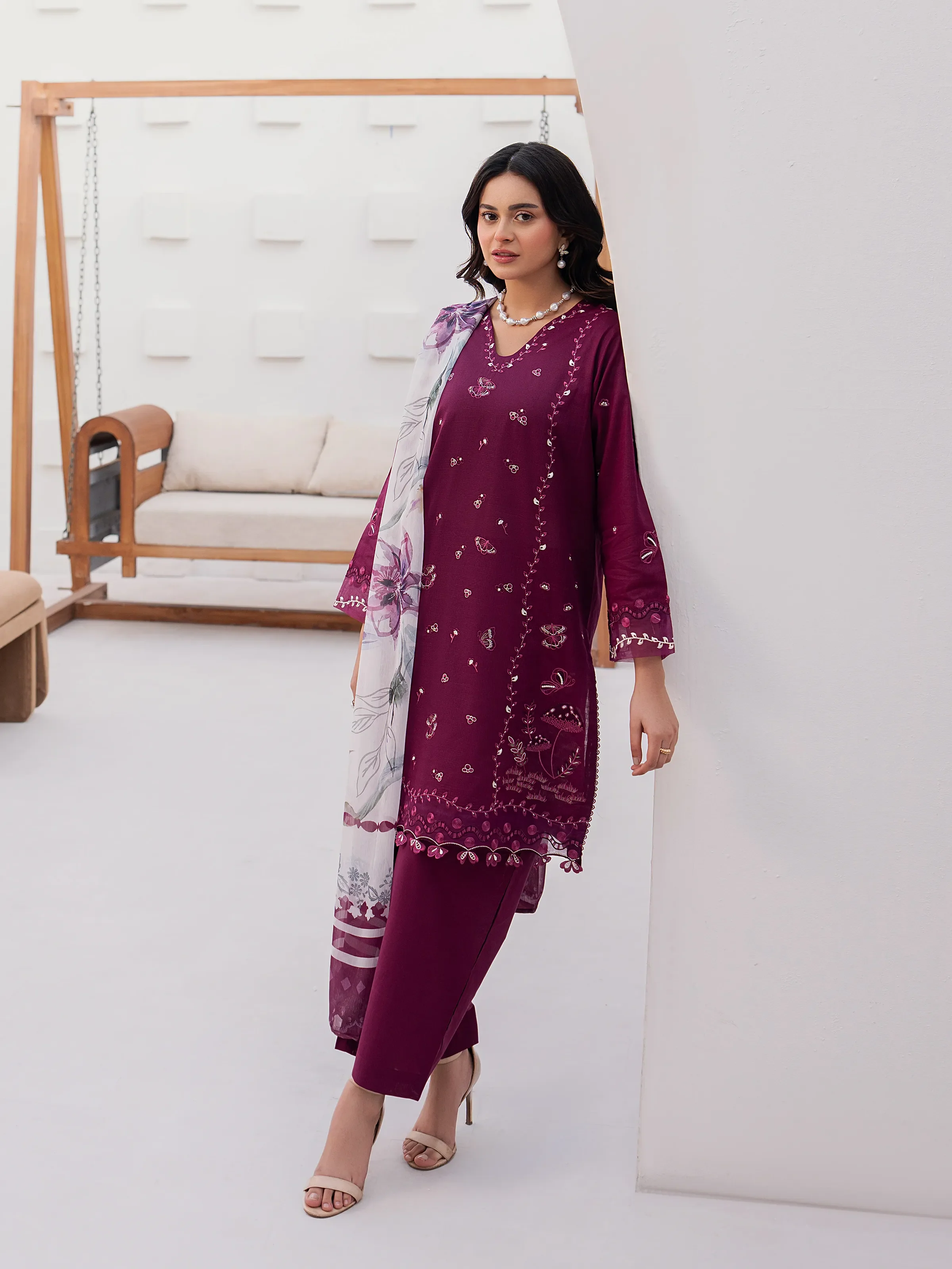 Pret Embroidered Slub Lawn Suit - EWTKED5-82401-3P - Image 5