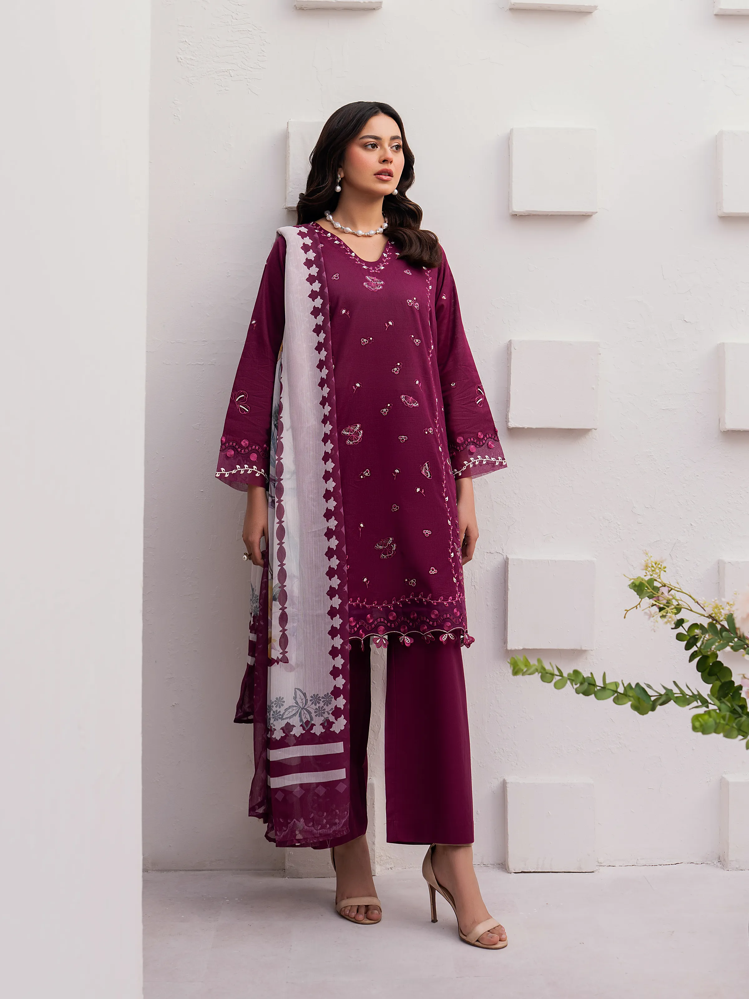 Pret Embroidered Slub Lawn Suit - EWTKED5-82401-3P - Image 6