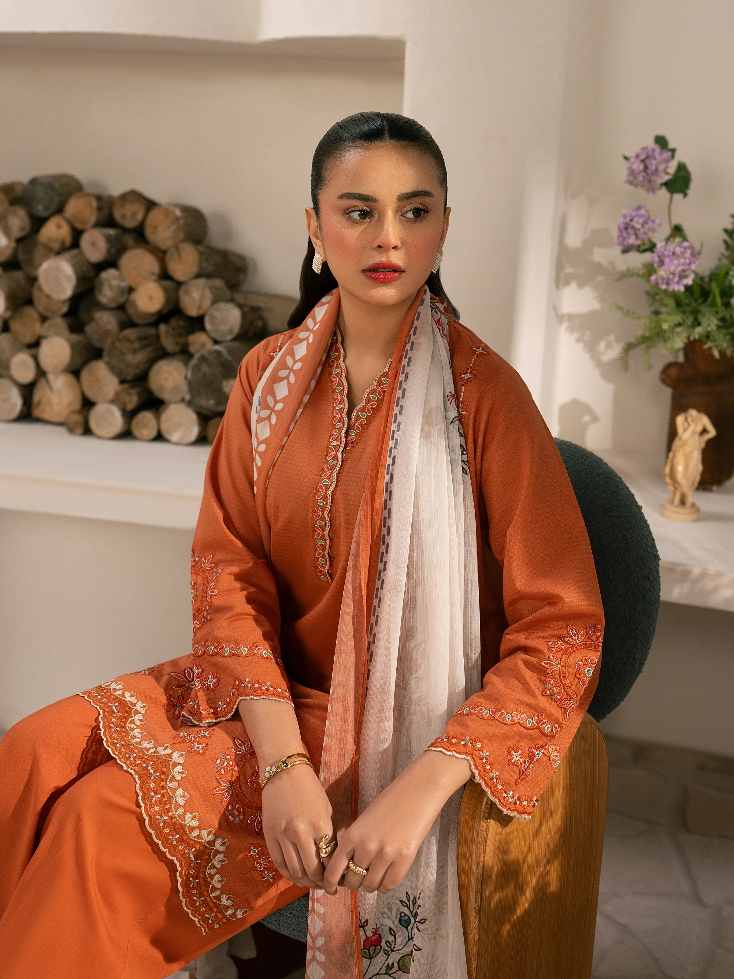 Pret Embroidered Lawn Suit - EWTKED5-82402-3P - Image 3