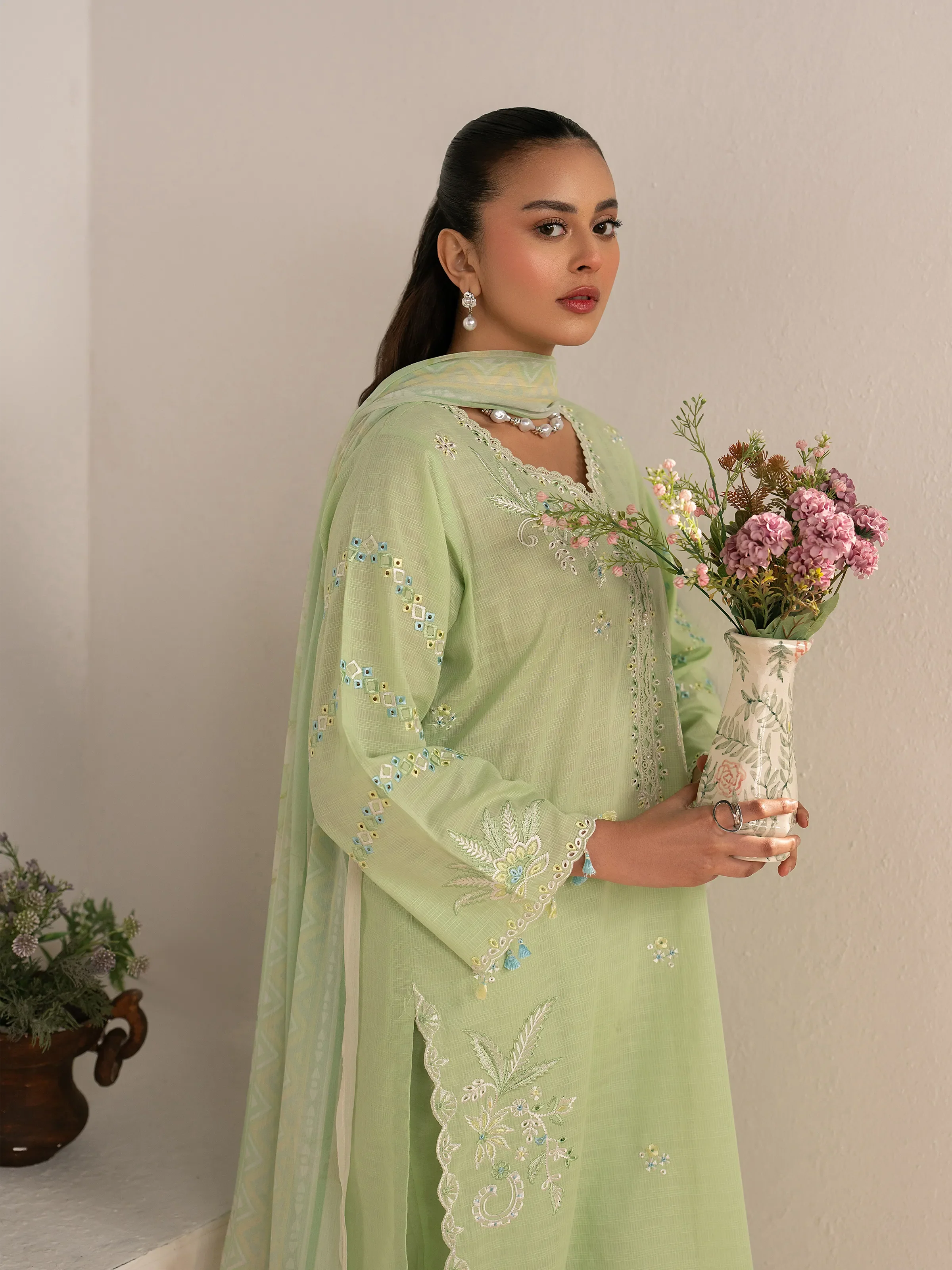 Pret Embroidered Slub Lawn Suit - EWTKED5-82406-3P - Image 2