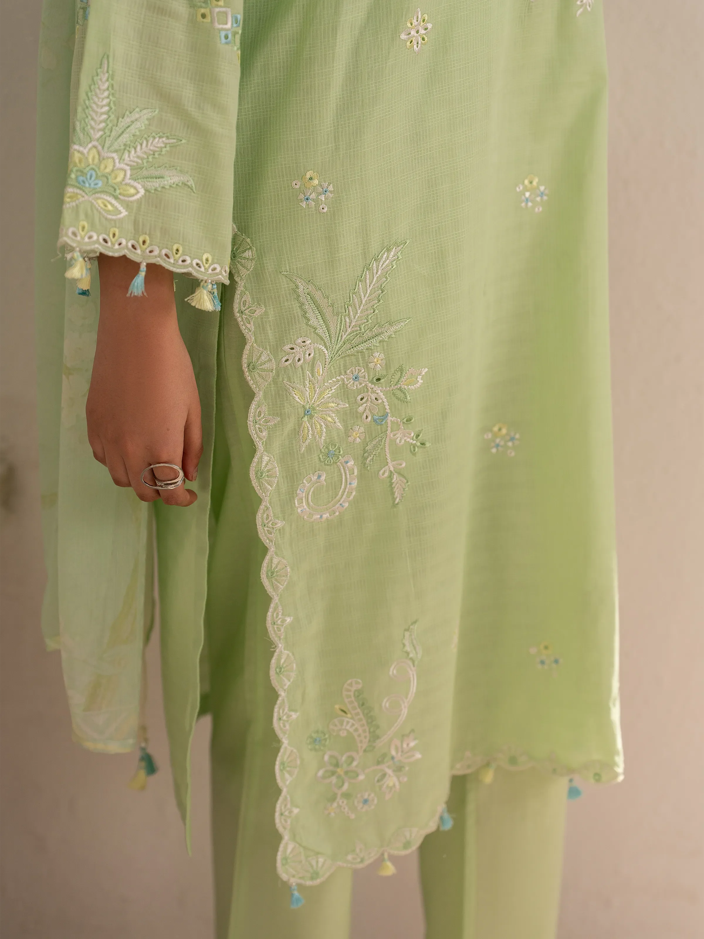 Pret Embroidered Slub Lawn Suit - EWTKED5-82406-3P - Image 3