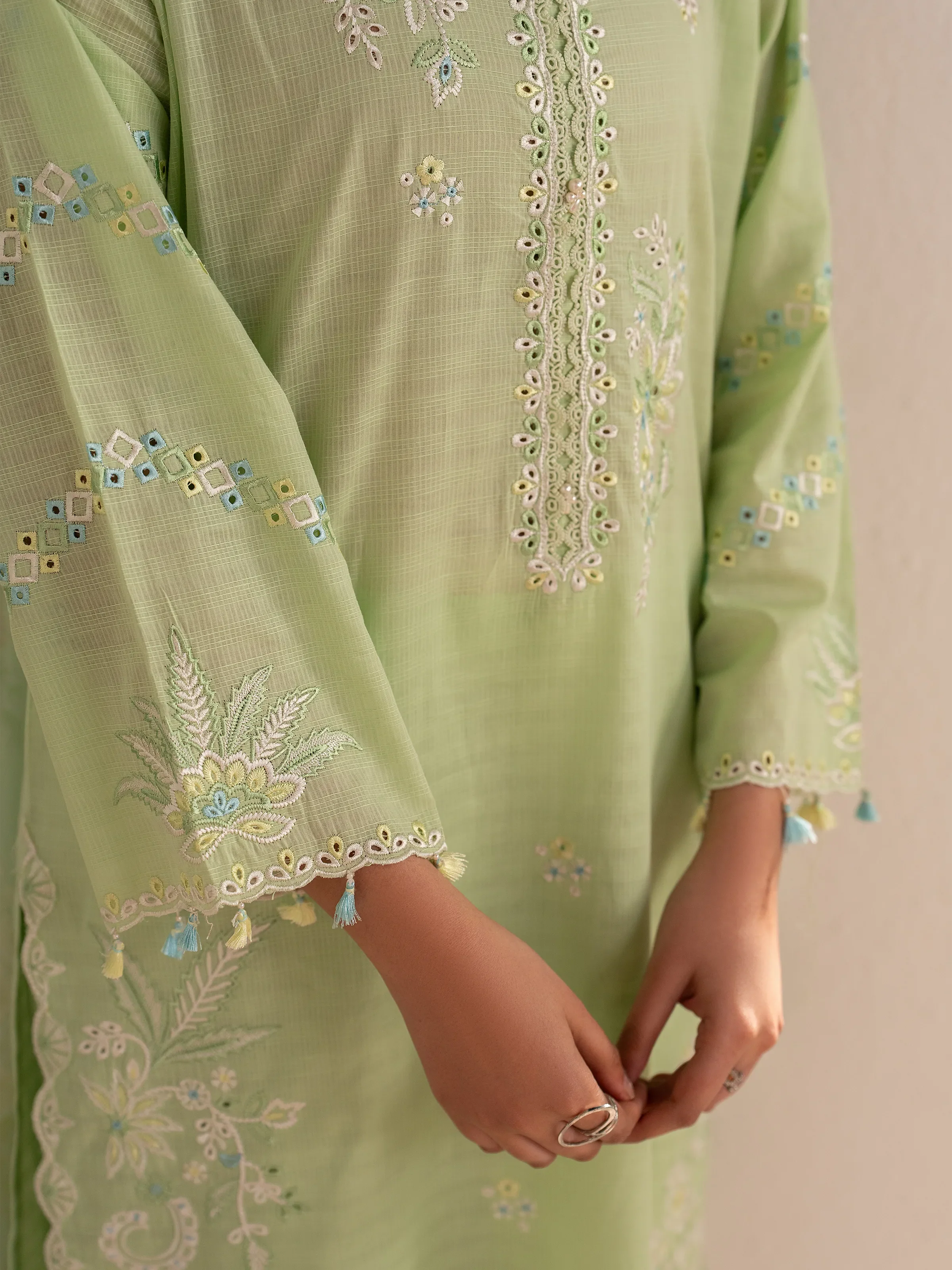 Pret Embroidered Slub Lawn Suit - EWTKED5-82406-3P - Image 4