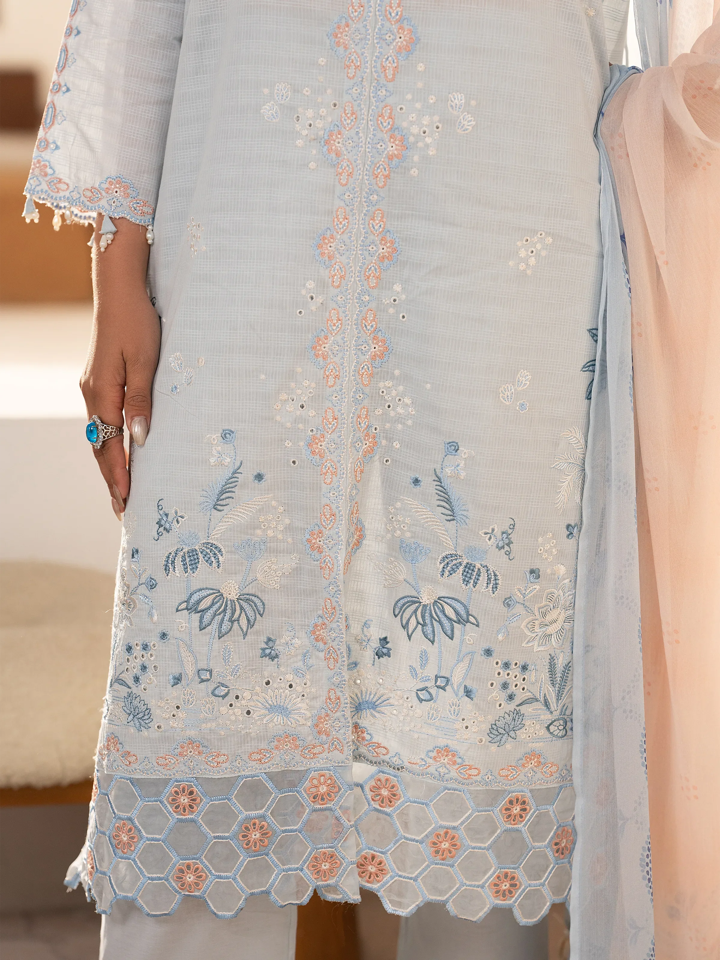 Pret Embroidered Slub Lawn Suit - EWTKED5-82408-3P - Image 4