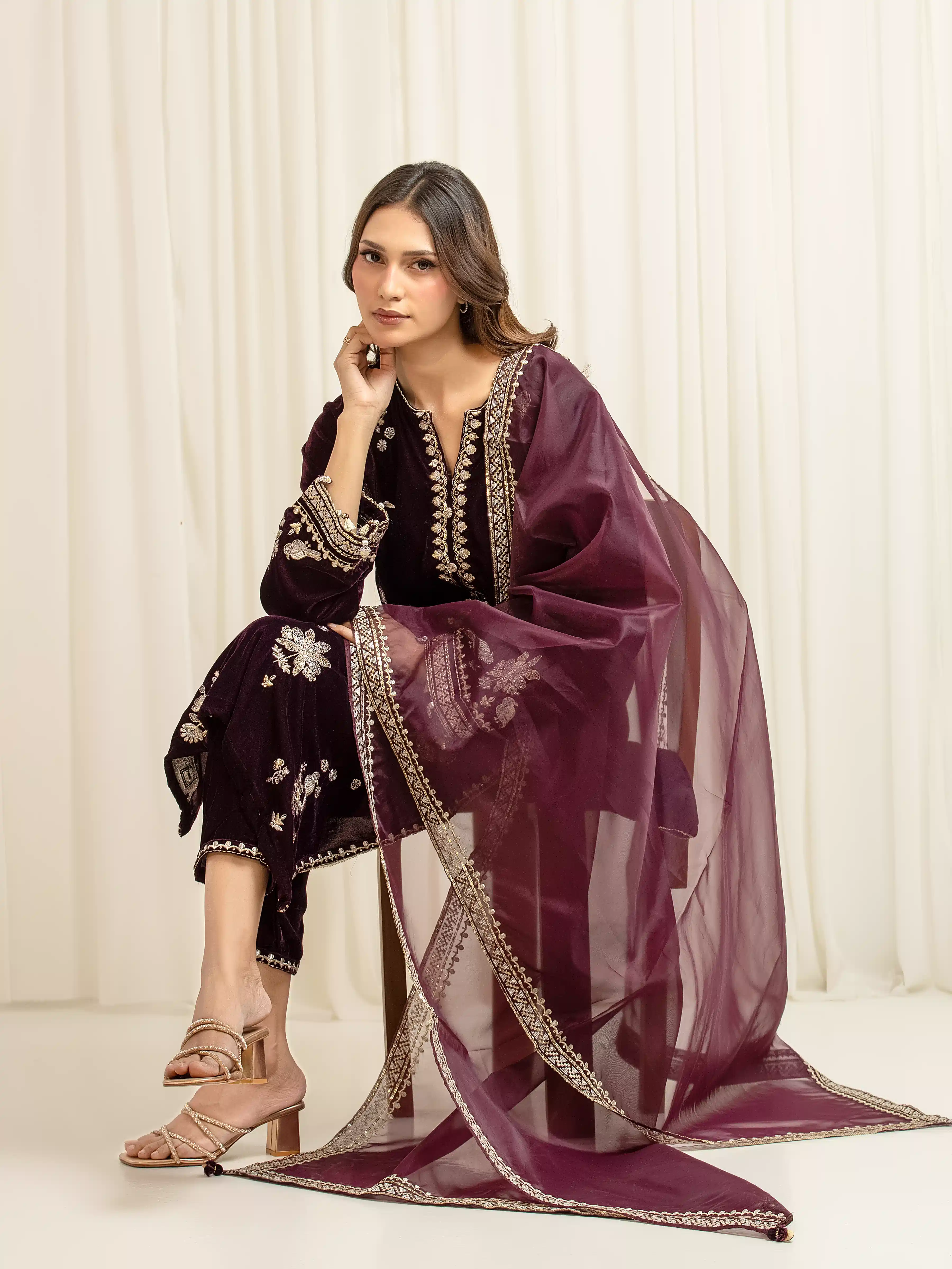 Pret Embroidered Velvet Suit - EWTPLED5-00060-3P - Image 2