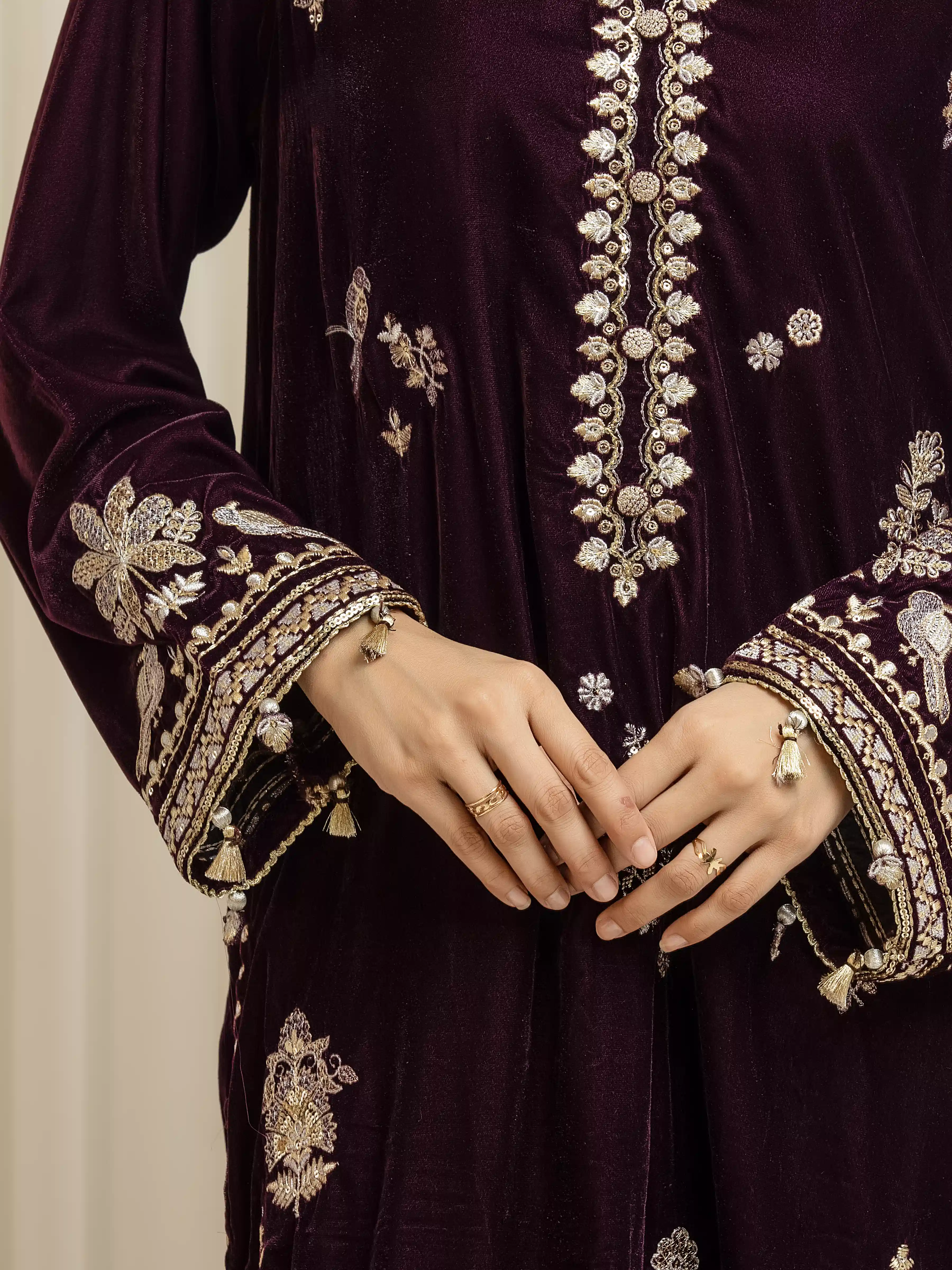 Pret Embroidered Velvet Suit - EWTPLED5-00060-3P - Image 4