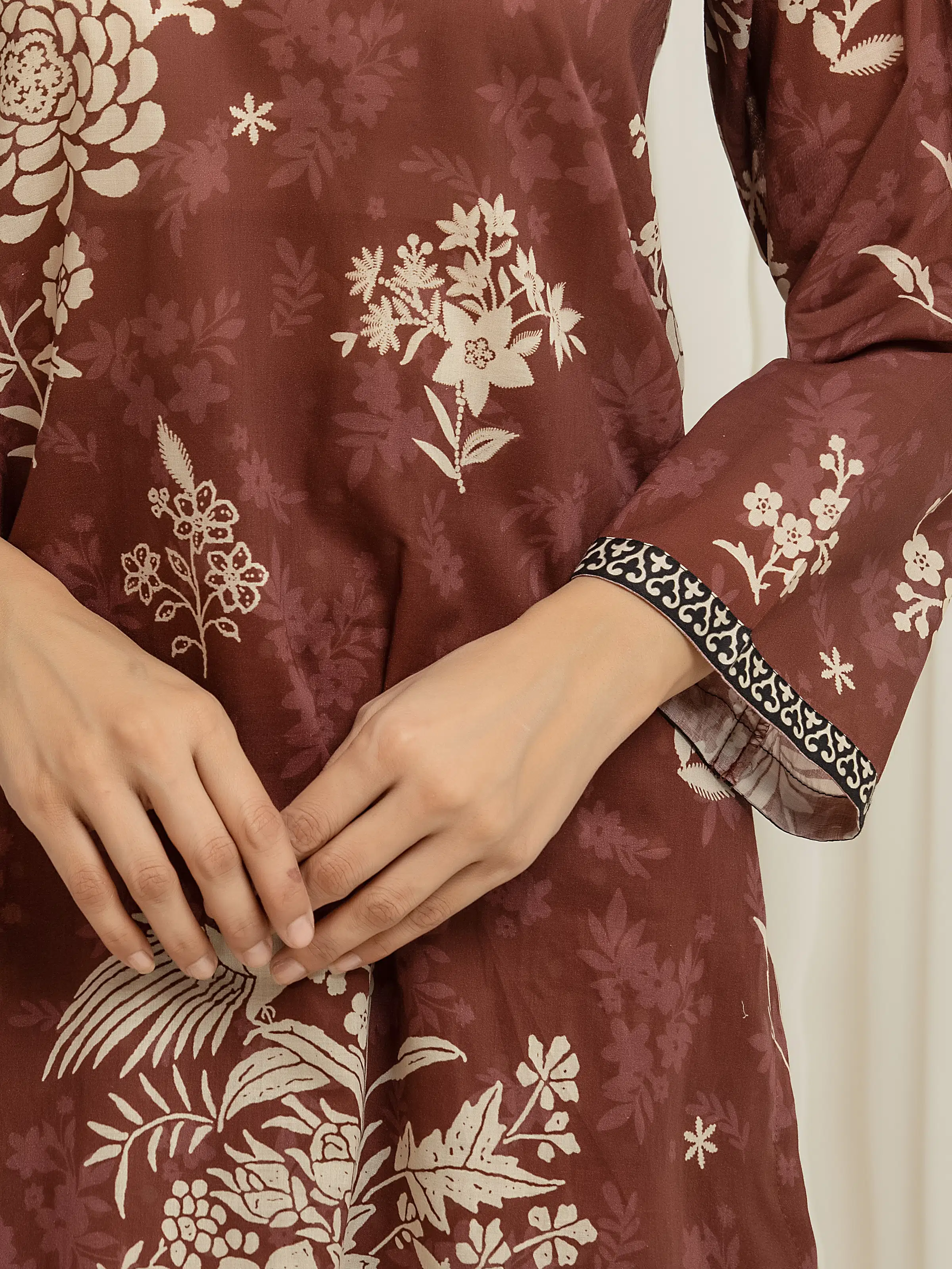 Pret Printed Lawn Suit - EWTKP6-86045-3P - Image 4