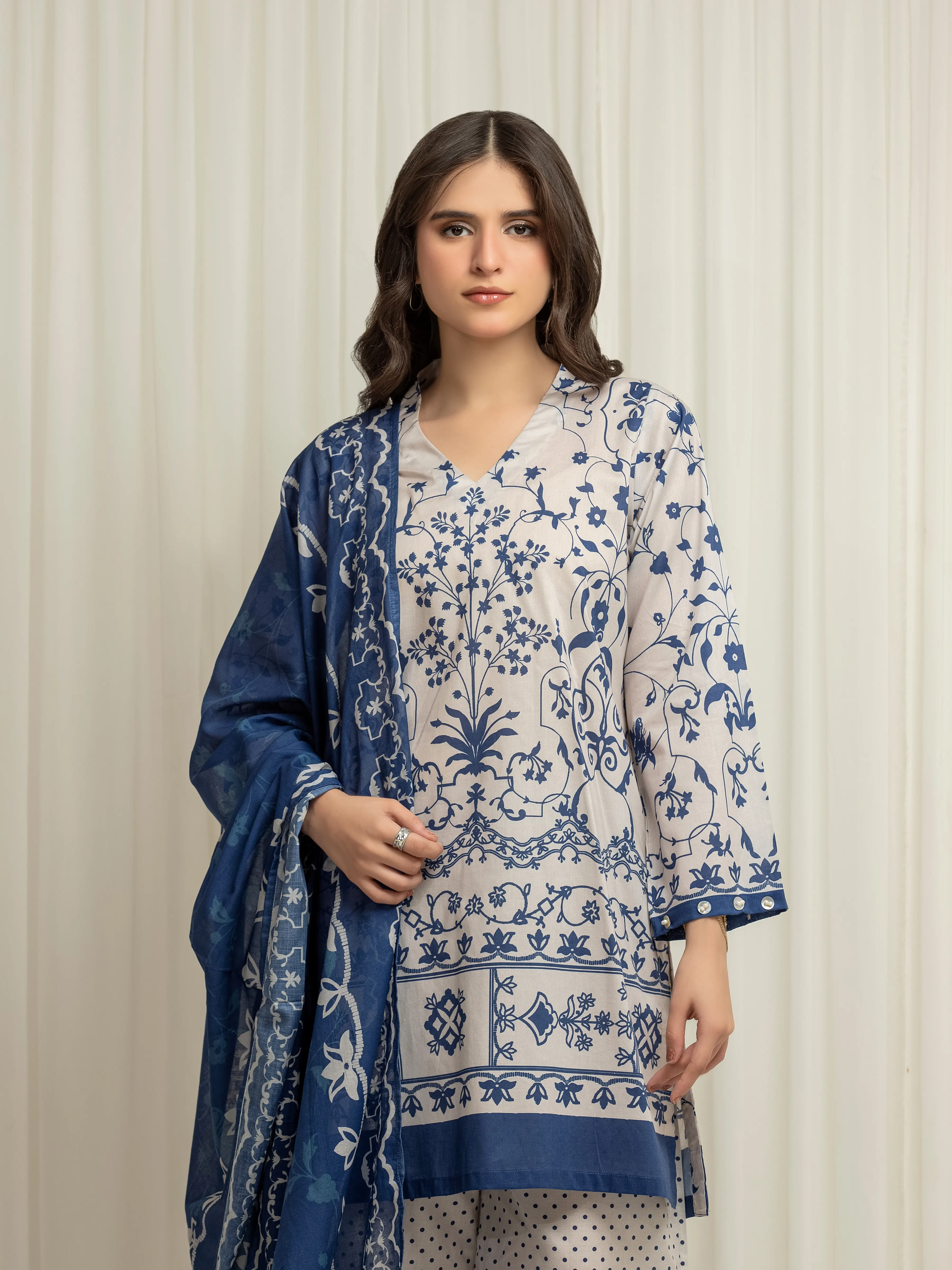 Pret Printed Lawn Suit - EWTKP6-86046-3P - Image 2