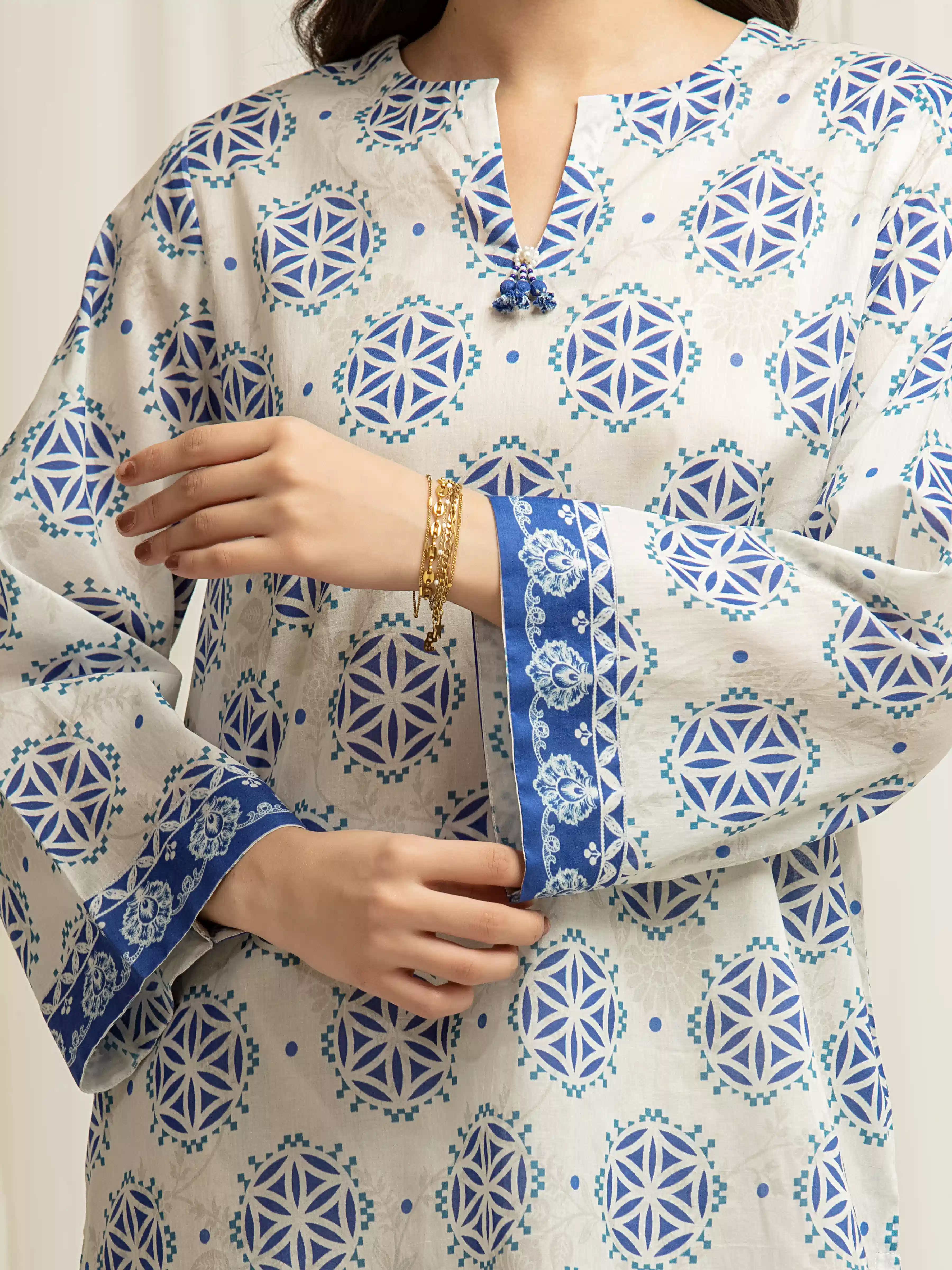 Pret Printed Lawn Suit - EWTKP6-86048-3P - Image 3