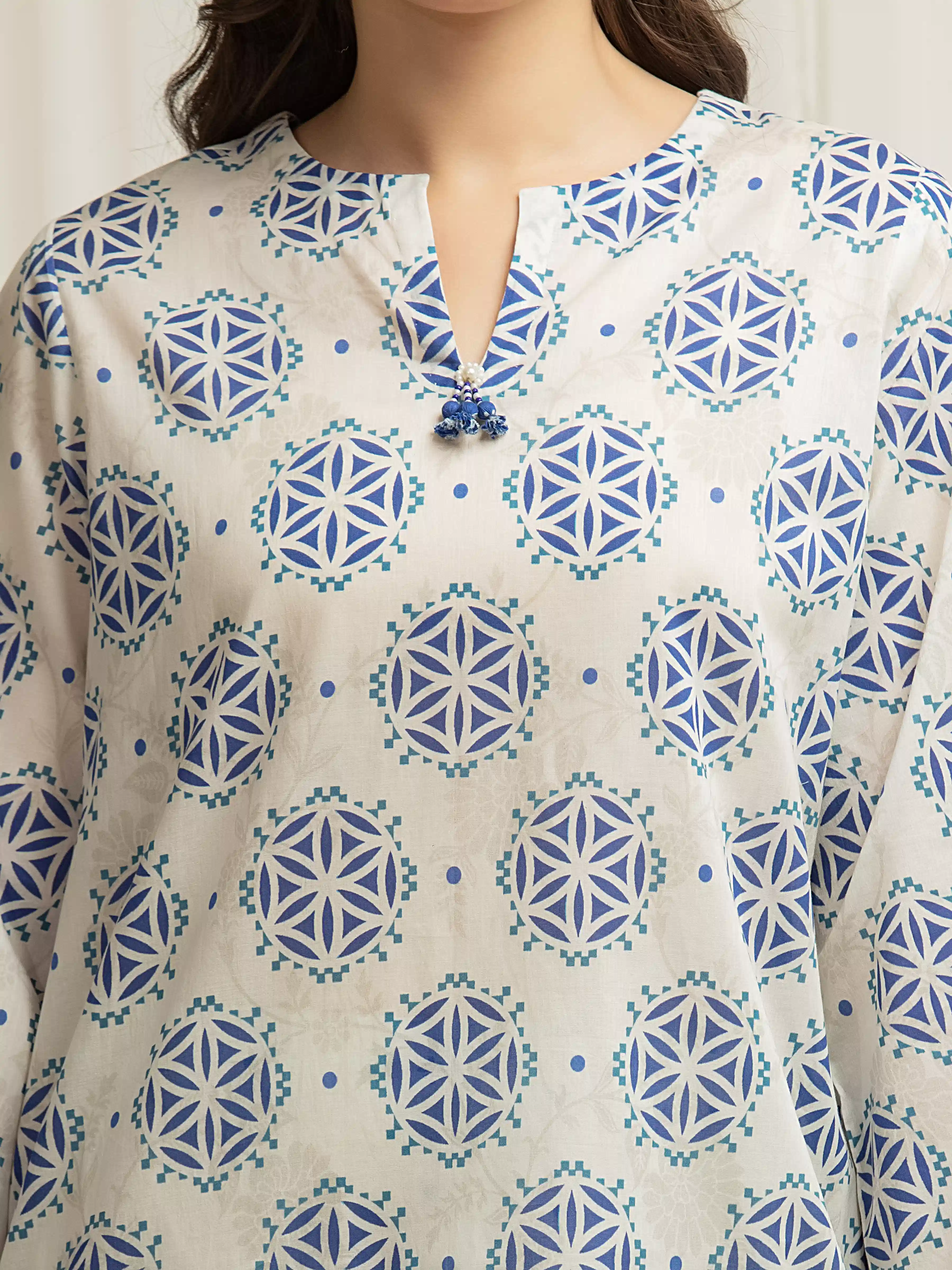 Pret Printed Lawn Suit - EWTKP6-86048-3P - Image 4