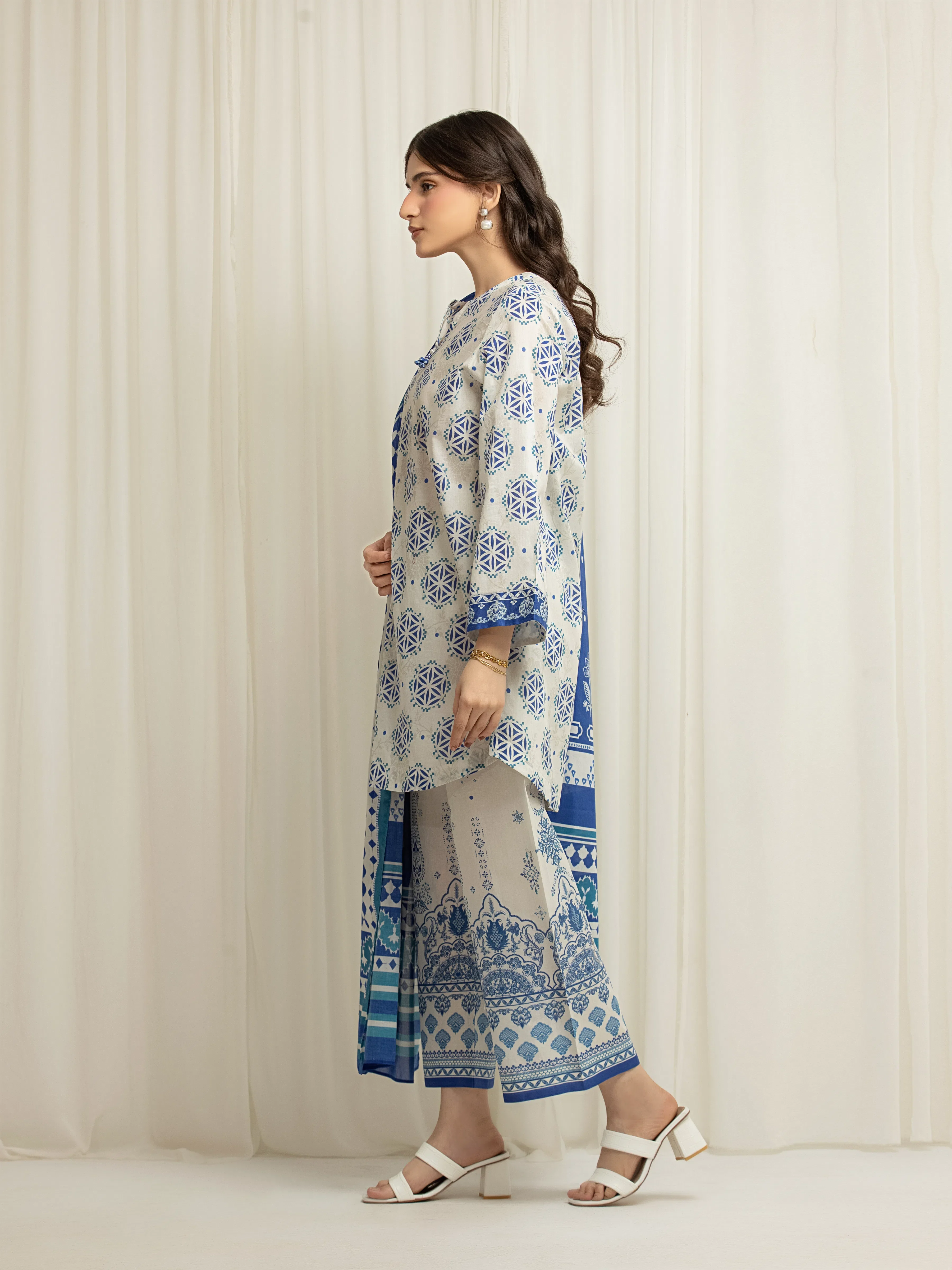 Pret Printed Lawn Suit - EWTKP6-86048-3P - Image 5