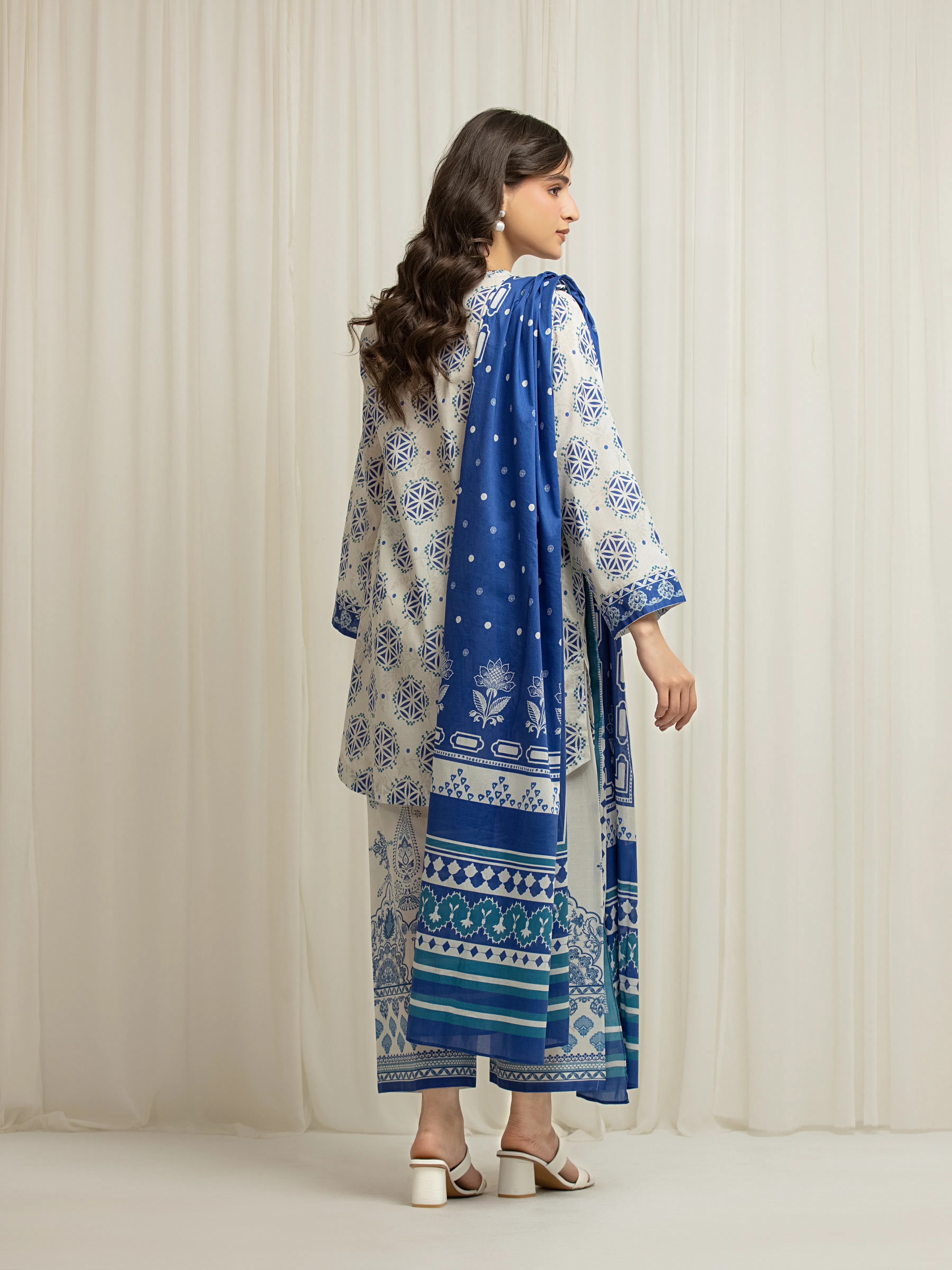 Pret Printed Lawn Suit - EWTKP6-86048-3P - Image 6