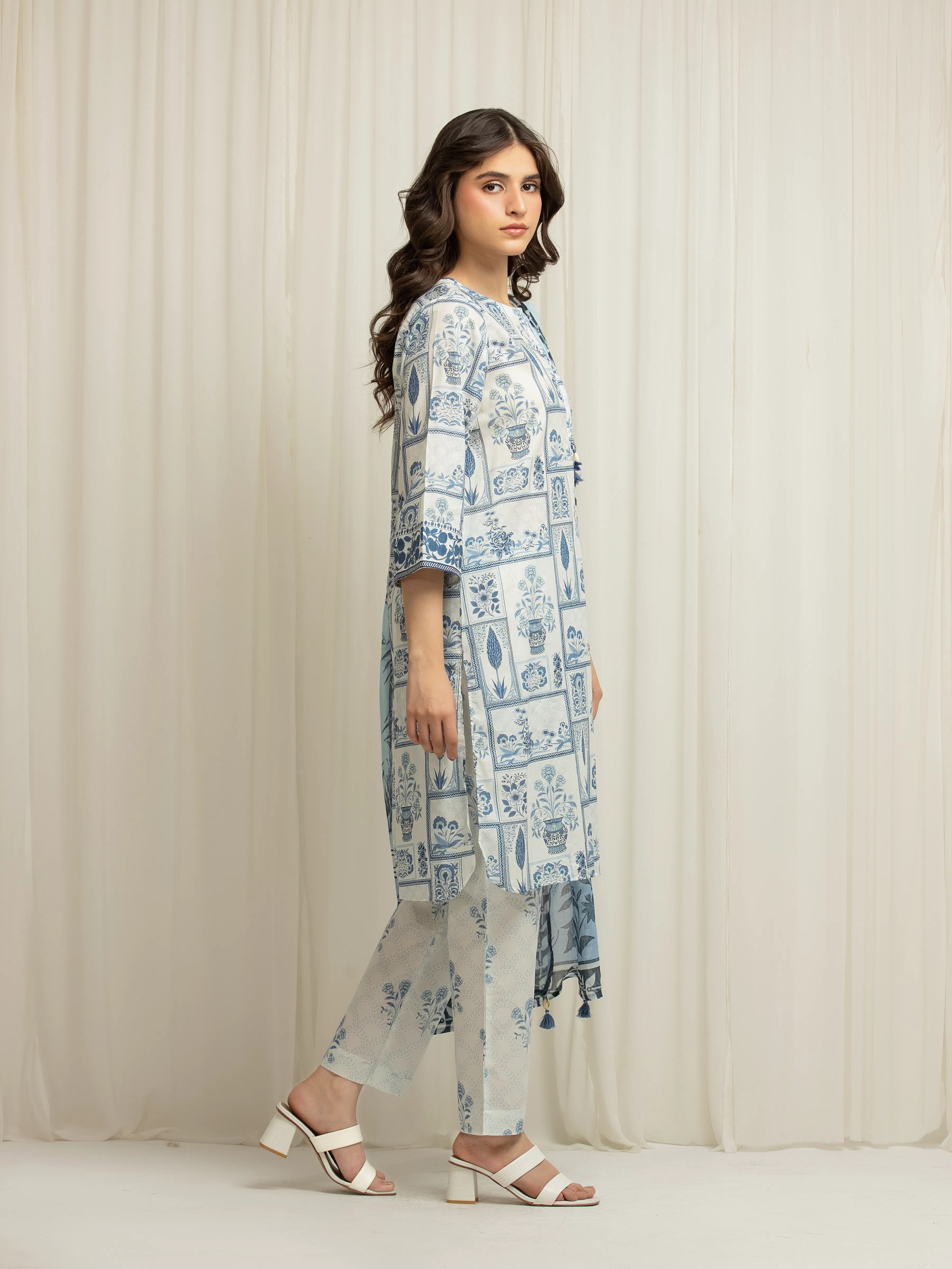 Pret Printed Lawn Suit - EWTKP6-86050-3P - Image 5