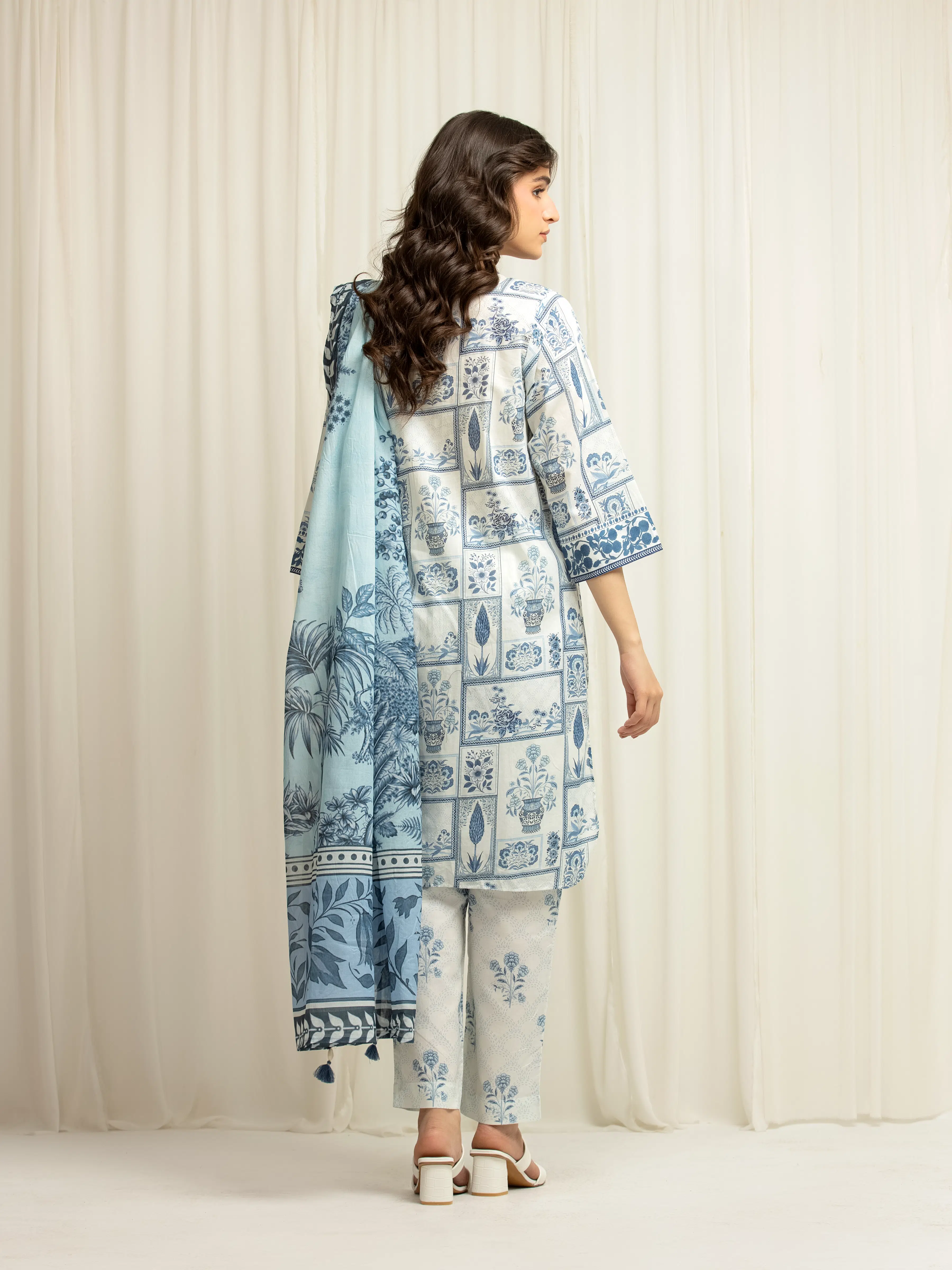 Pret Printed Lawn Suit - EWTKP6-86050-3P - Image 6