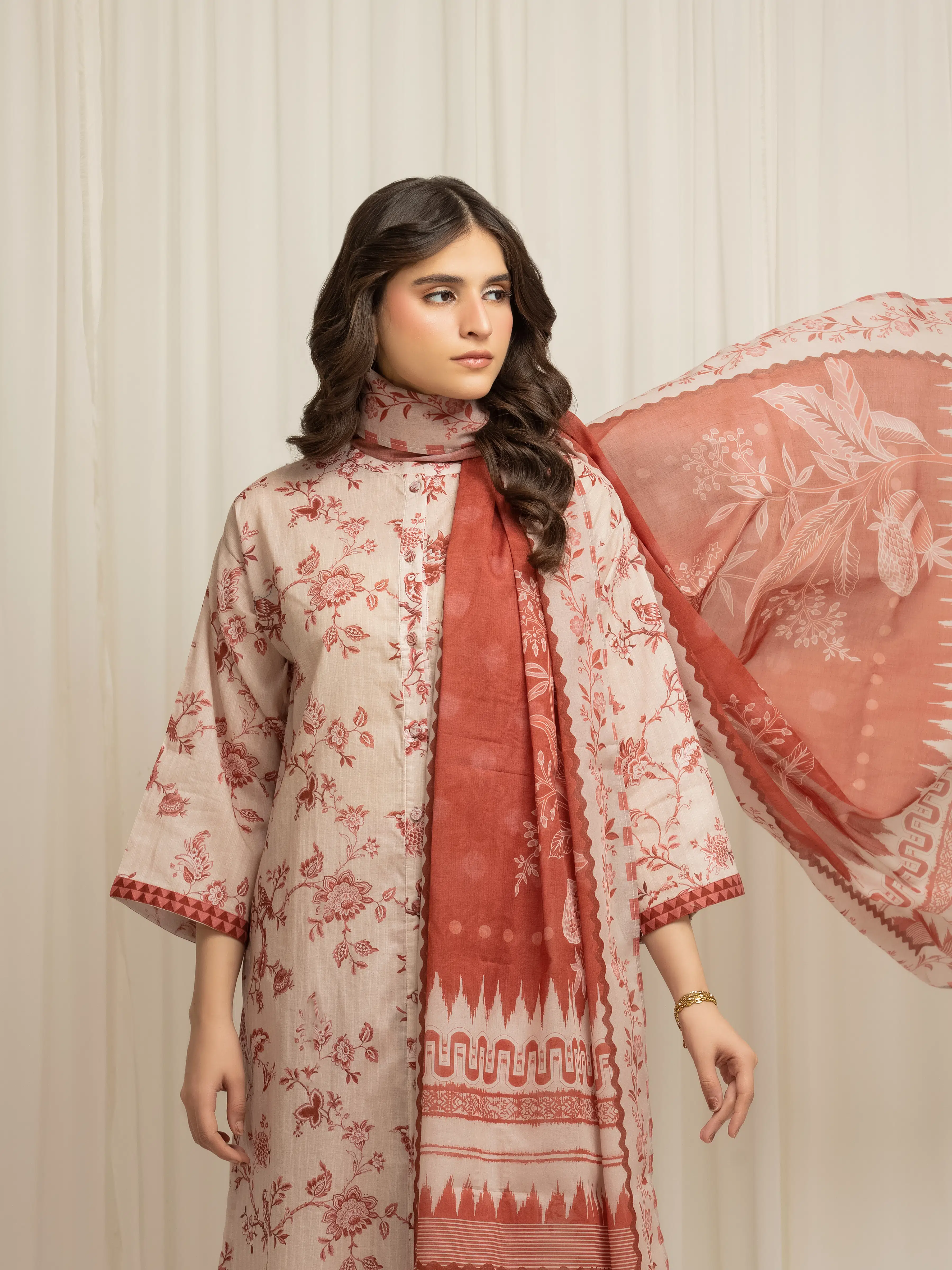 Pret Printed Lawn Suit - EWTKP6-86056-3P - Image 2