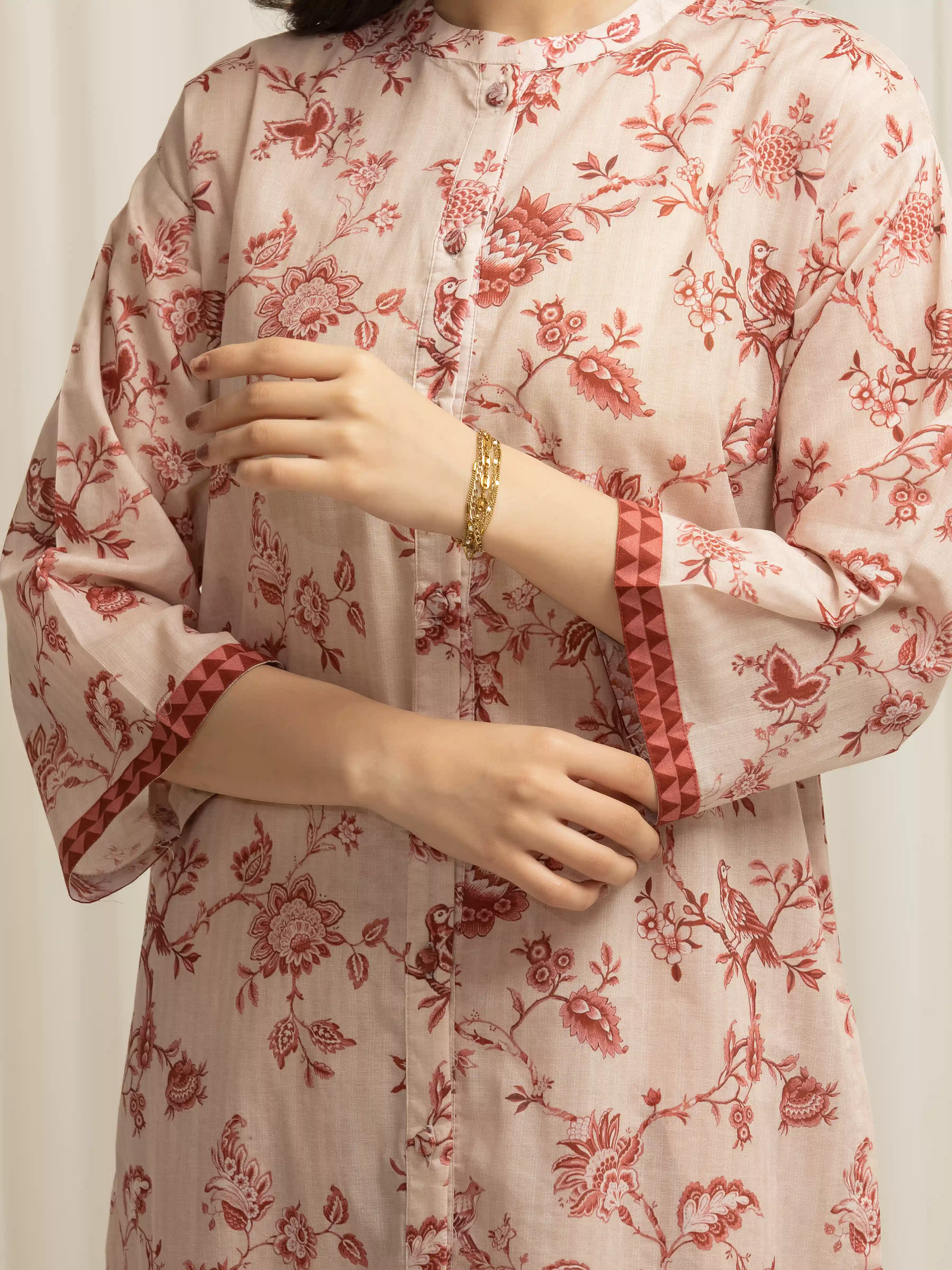 Pret Printed Lawn Suit - EWTKP6-86056-3P - Image 4