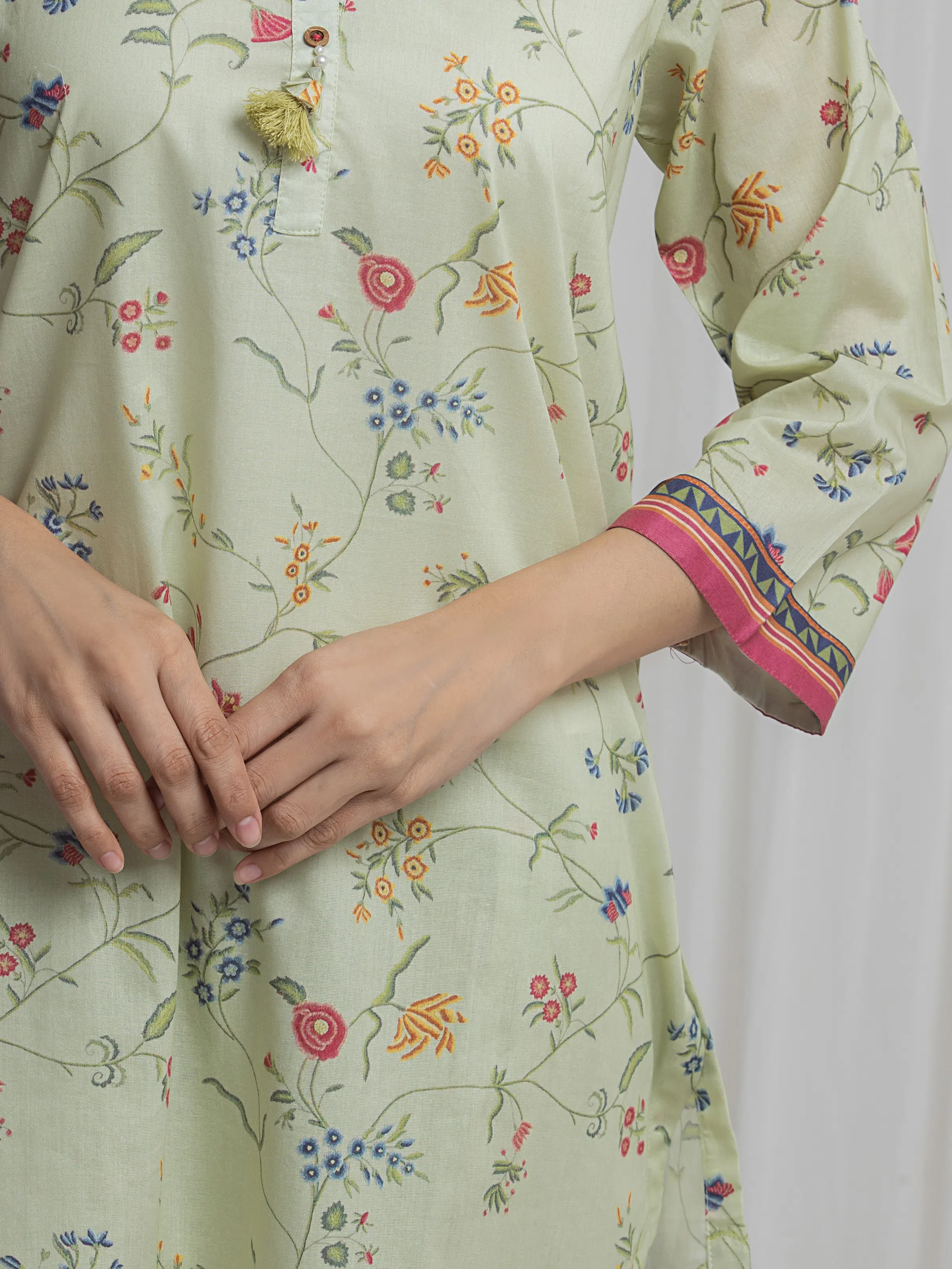 Pret Printed Lawn Suit - EWTKP6-86060-3P - Image 4