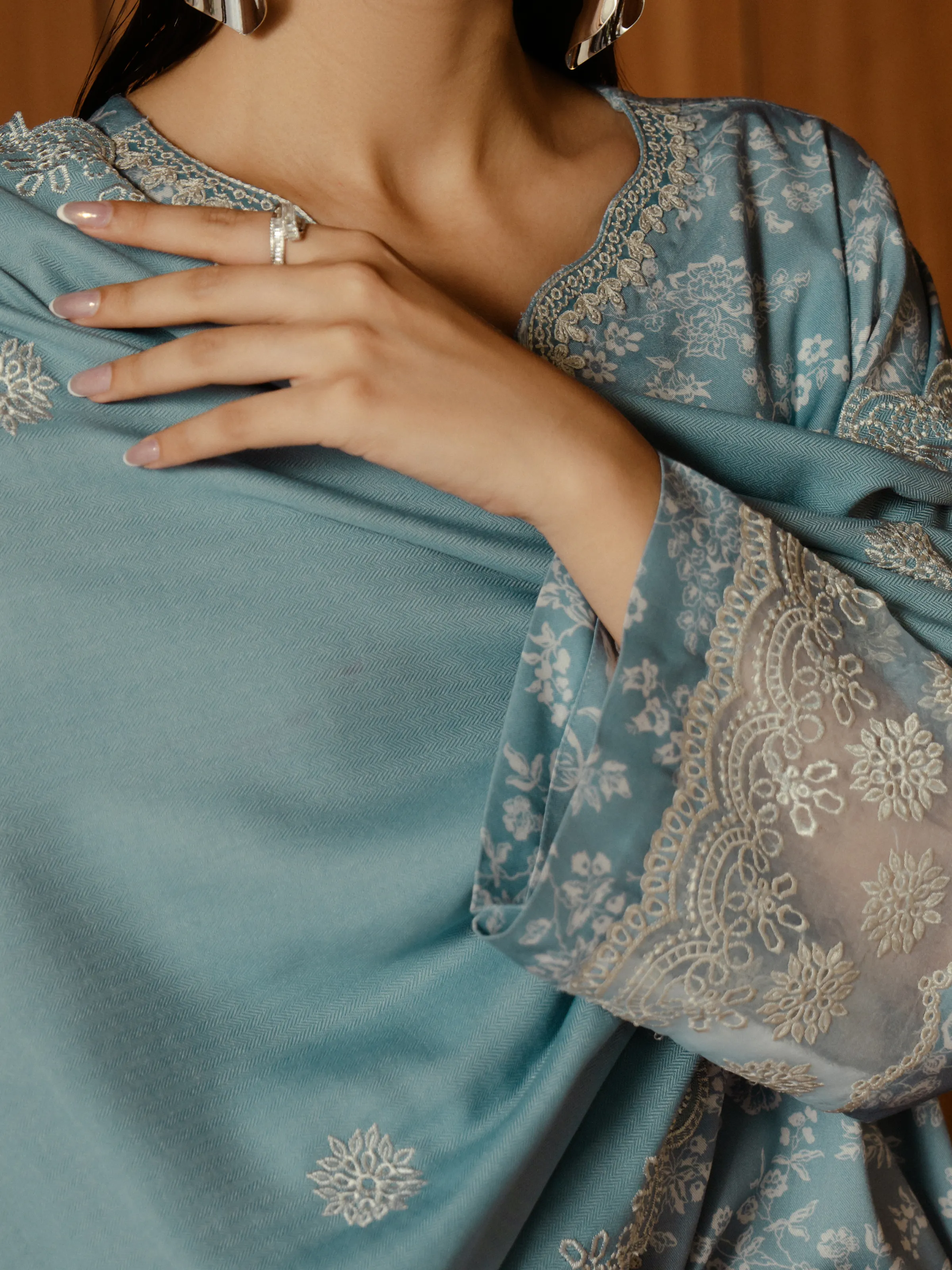 Unstitched Embroidered Marina Twill Suit - EWU24V14-30183-3P - Image 4