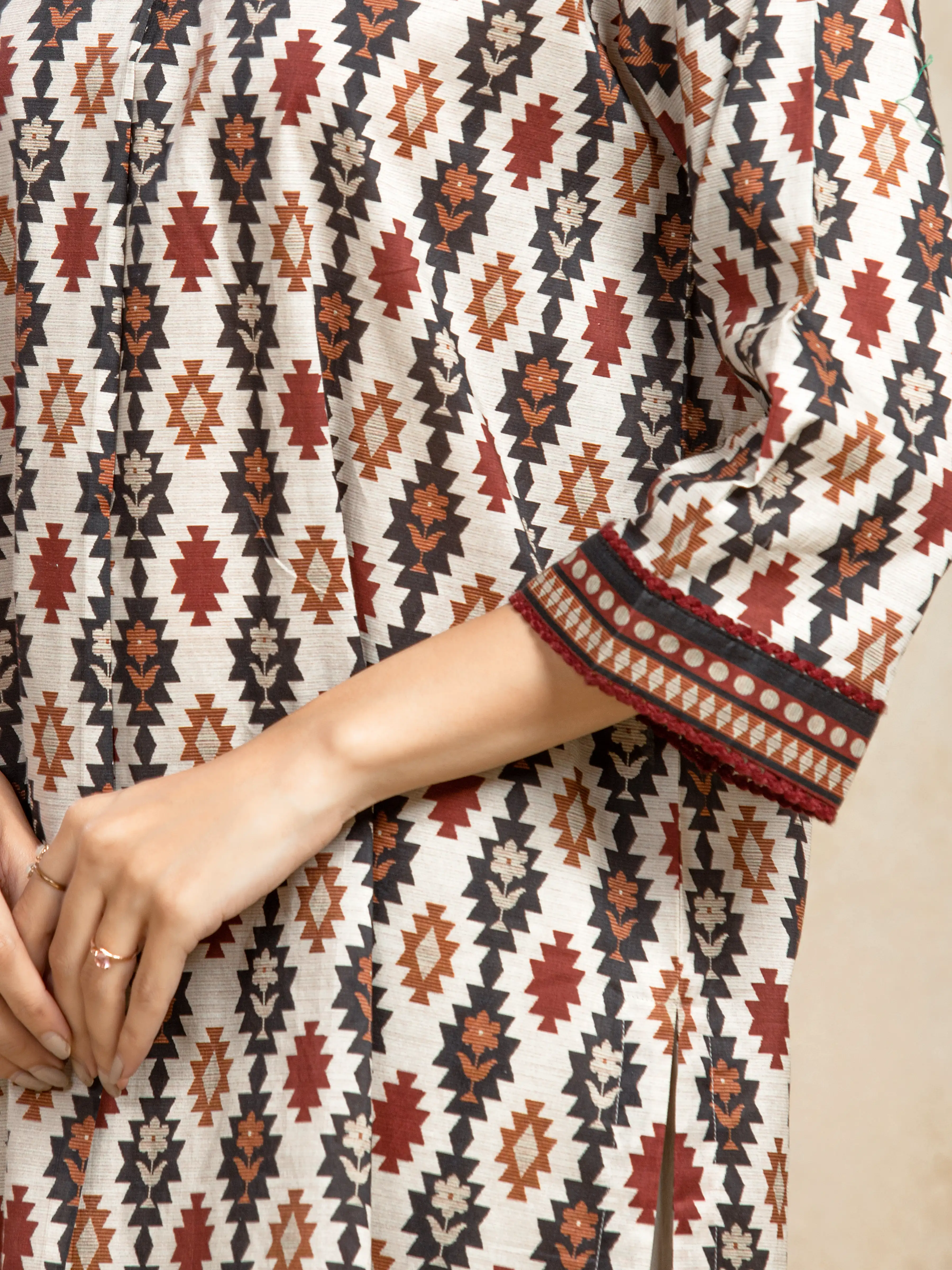 Unstitched Printed Khaddar Suit - EWU5A3-36005-3P - Image 3