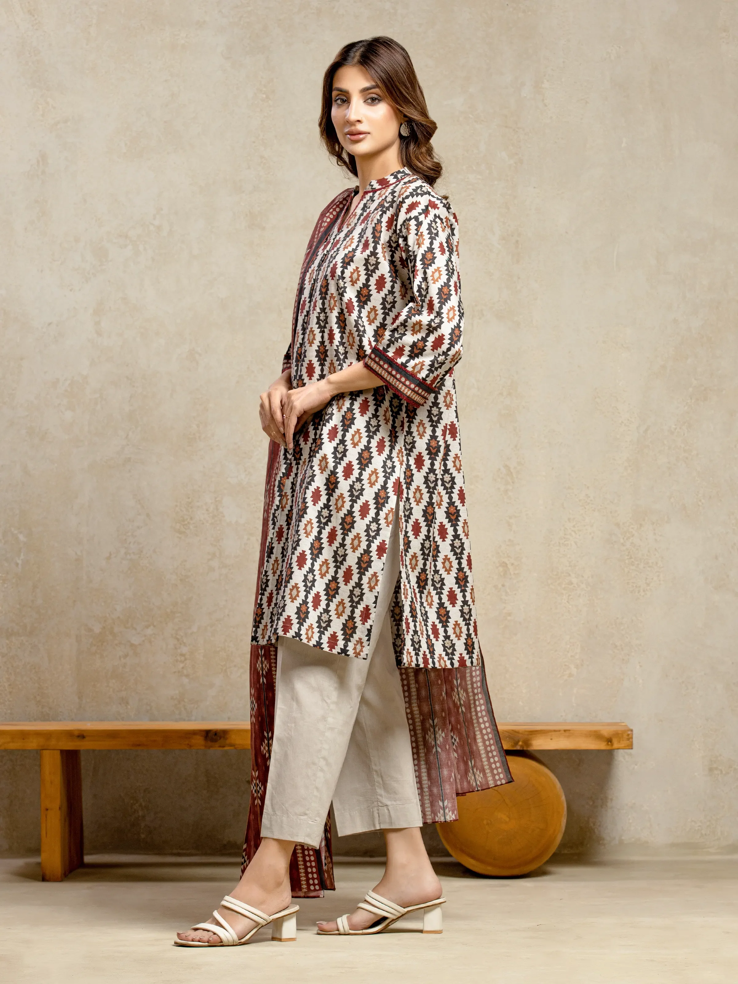 Unstitched Printed Khaddar Suit - EWU5A3-36005-3P - Image 5