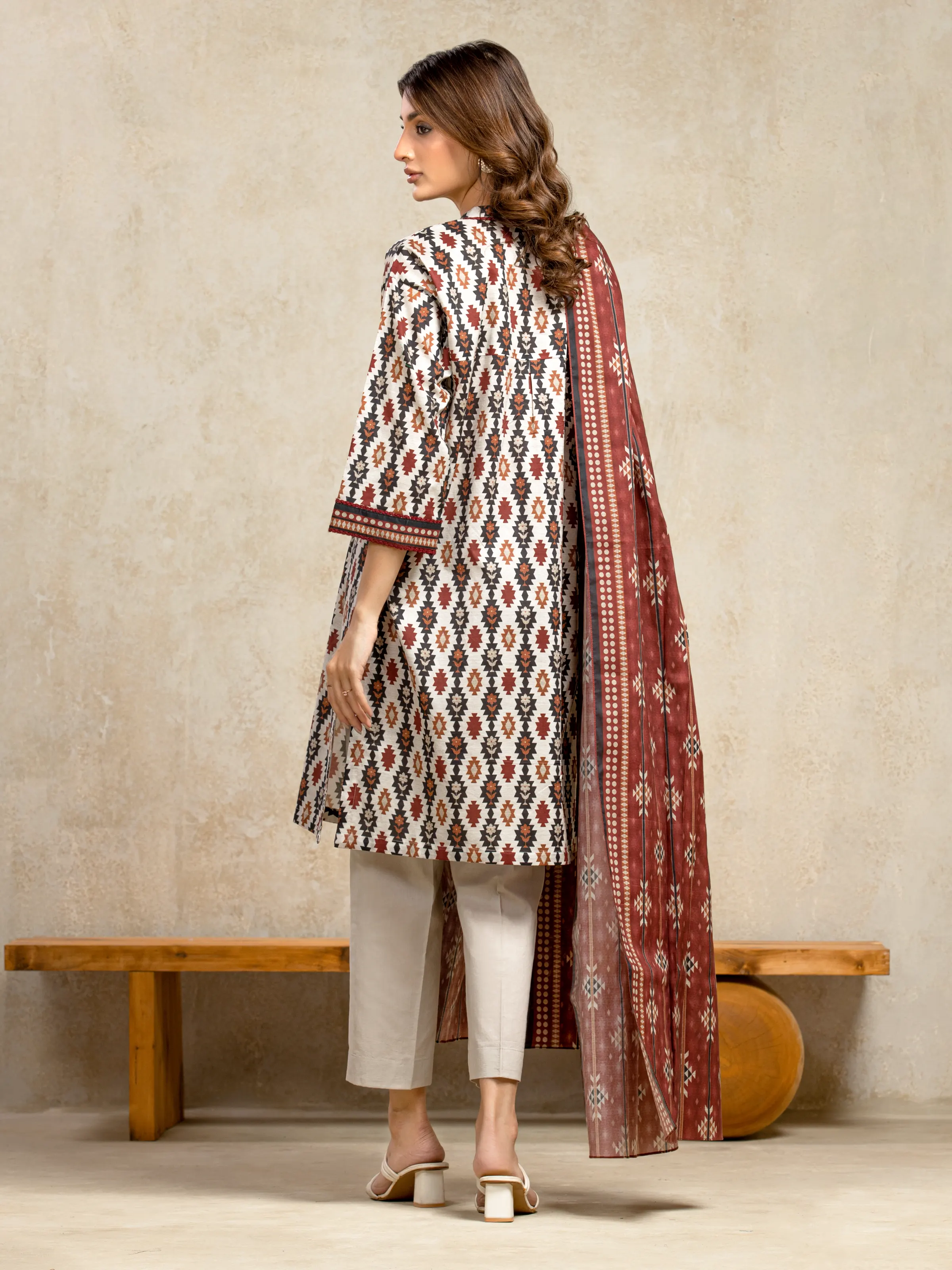 Unstitched Printed Khaddar Suit - EWU5A3-36005-3P - Image 6
