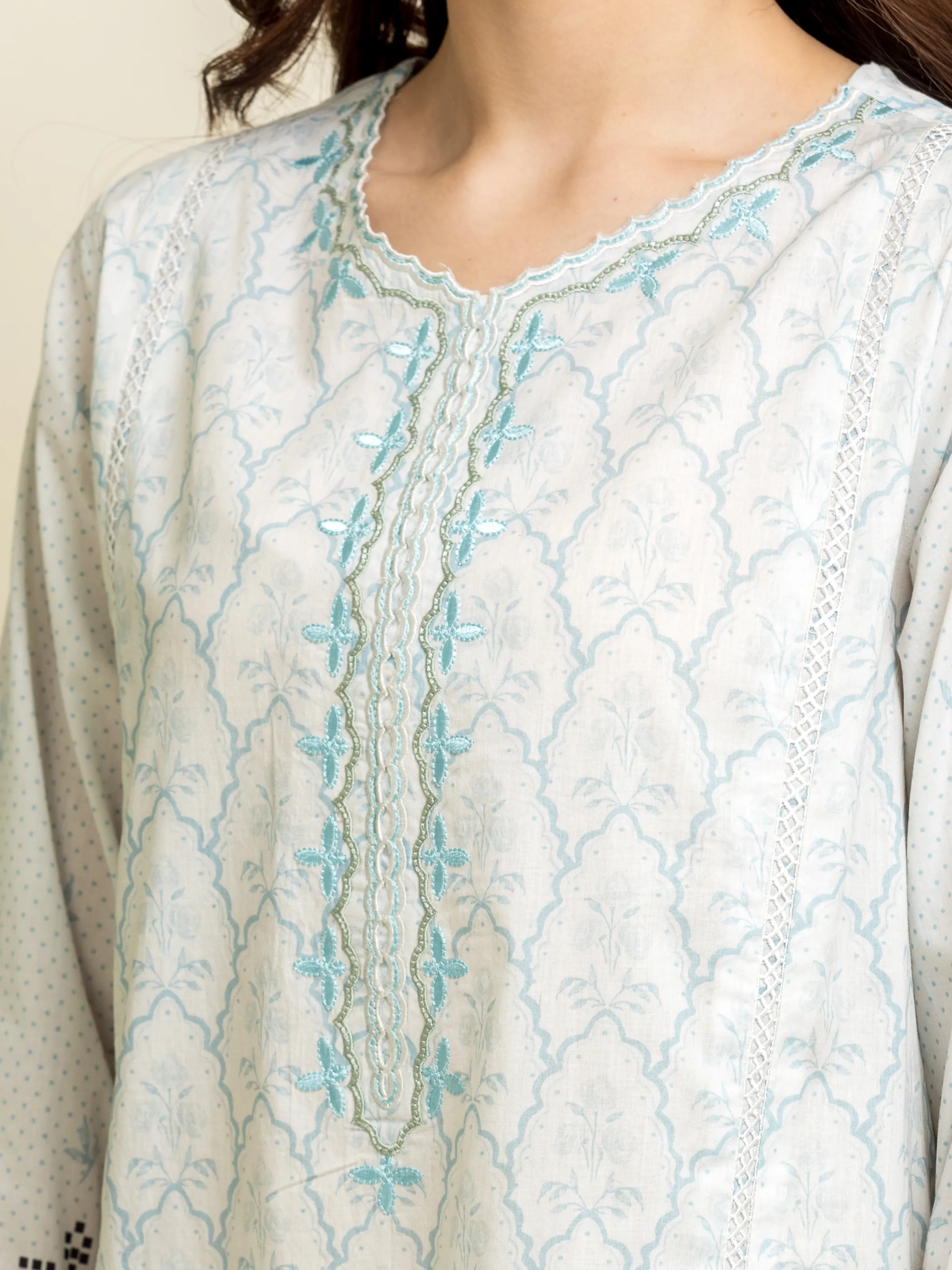Unstitched Embroidered Lawn Shirt - EWU5V1-31322S - Image 3