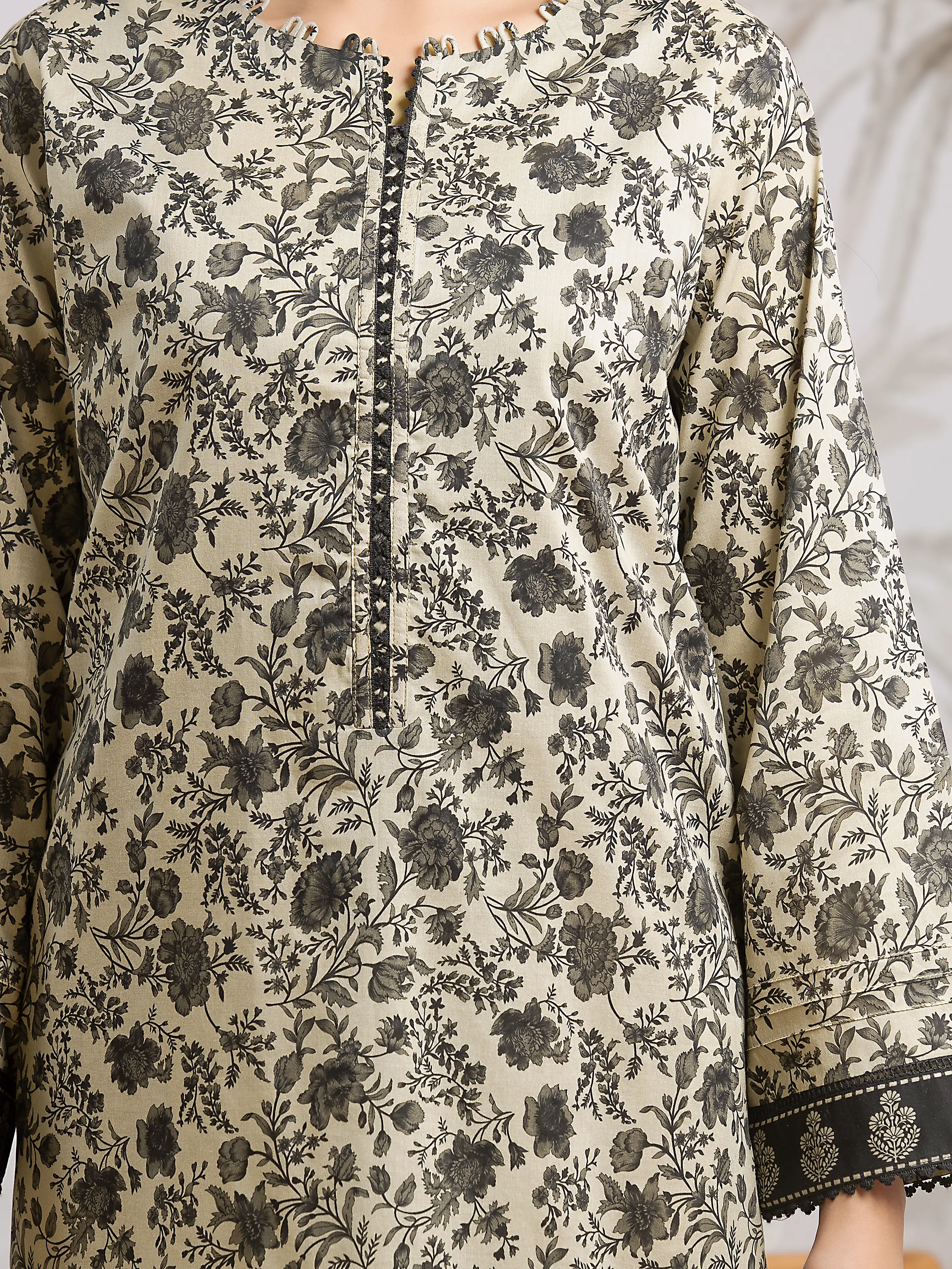 Unstitched Printed Khaddar Suit - EWU24A3-29614-3P - Image 3