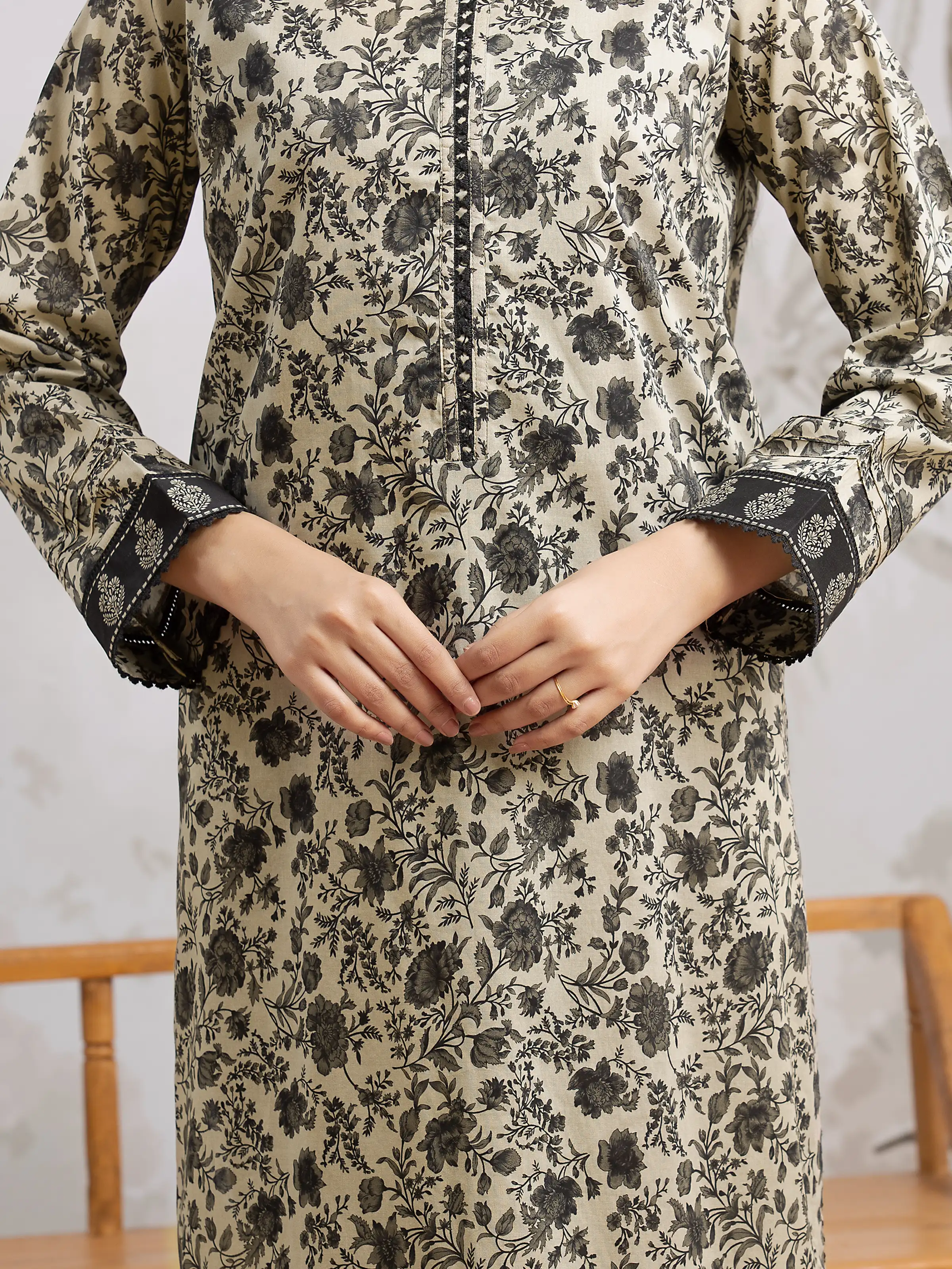 Unstitched Printed Khaddar Suit - EWU24A3-29614-3P - Image 4