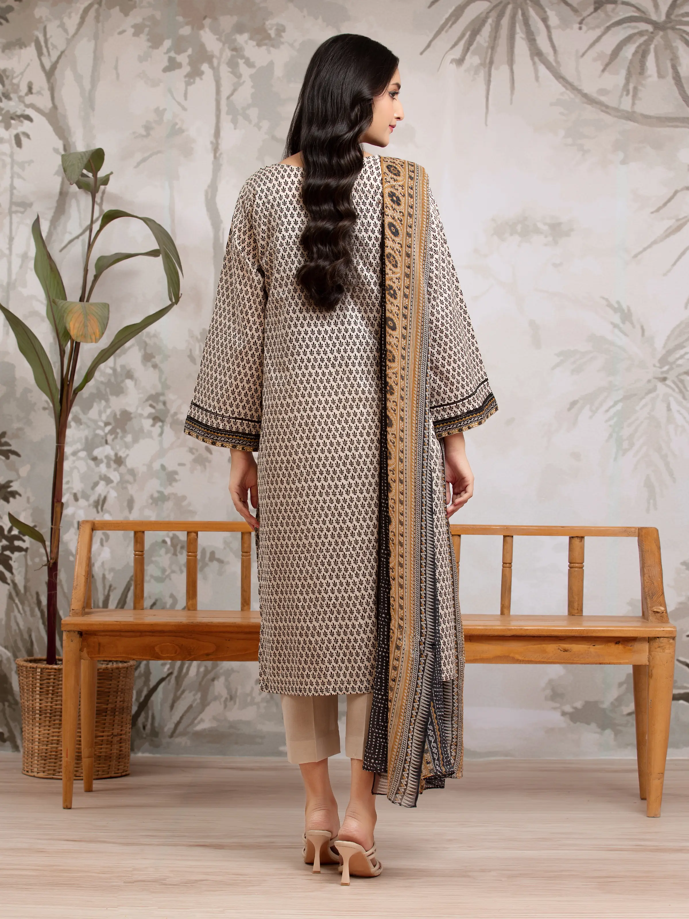 Unstitched Printed Khaddar Suit - EWU24M2-175 - Image 4