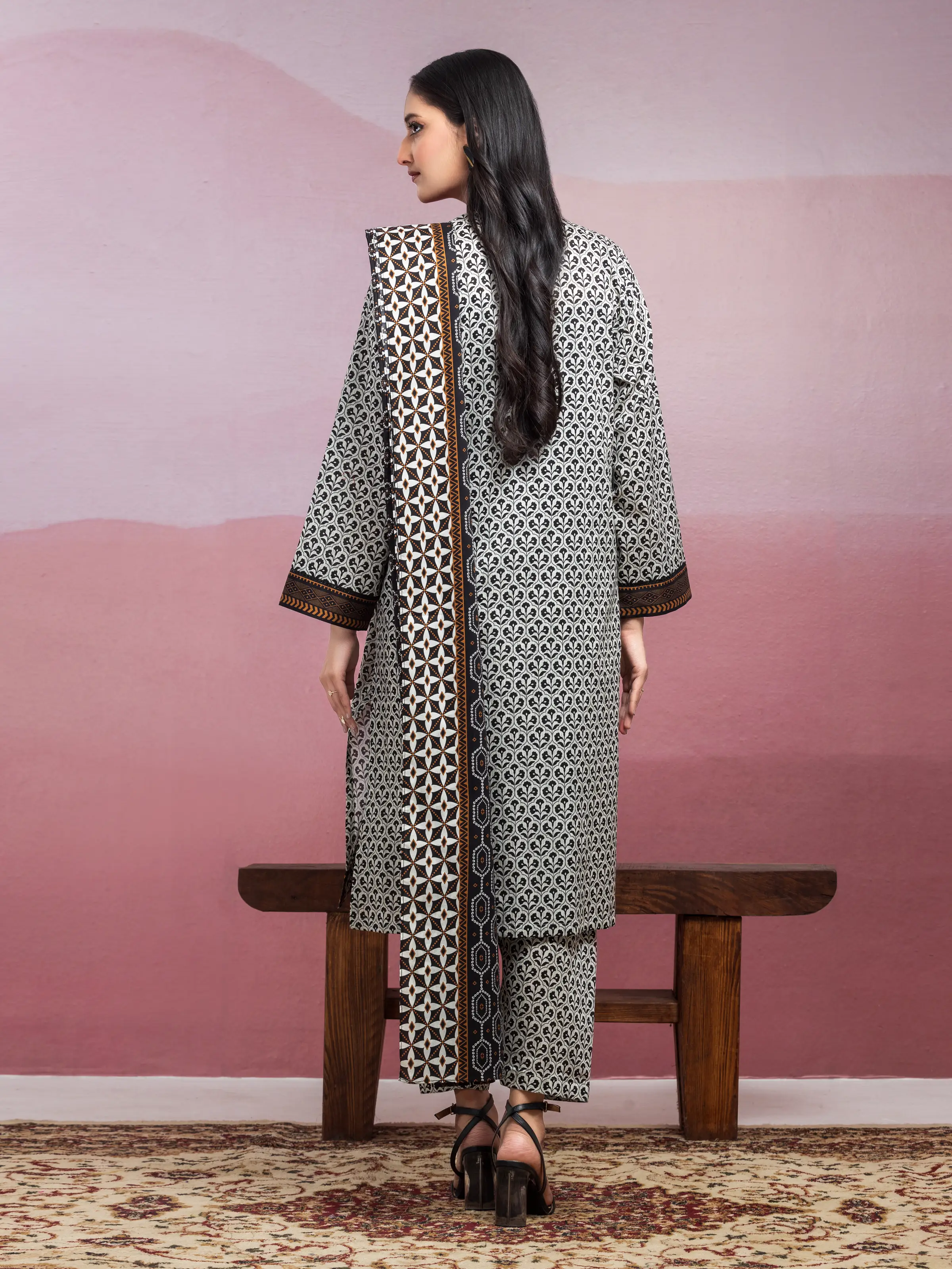 Unstitched Printed Lawn Suit - EWU5A1-35076-3P - Image 2