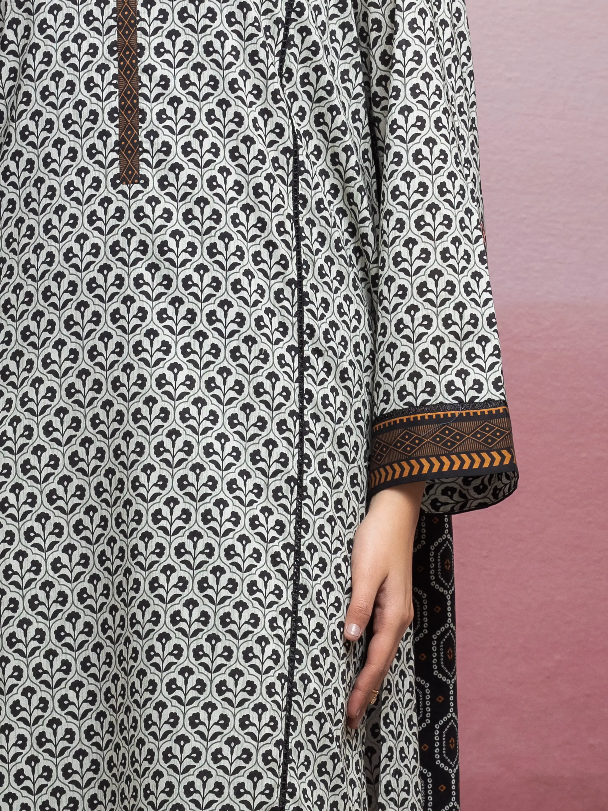 Unstitched Printed Lawn Suit - EWU5A1-35076-3P - Image 4