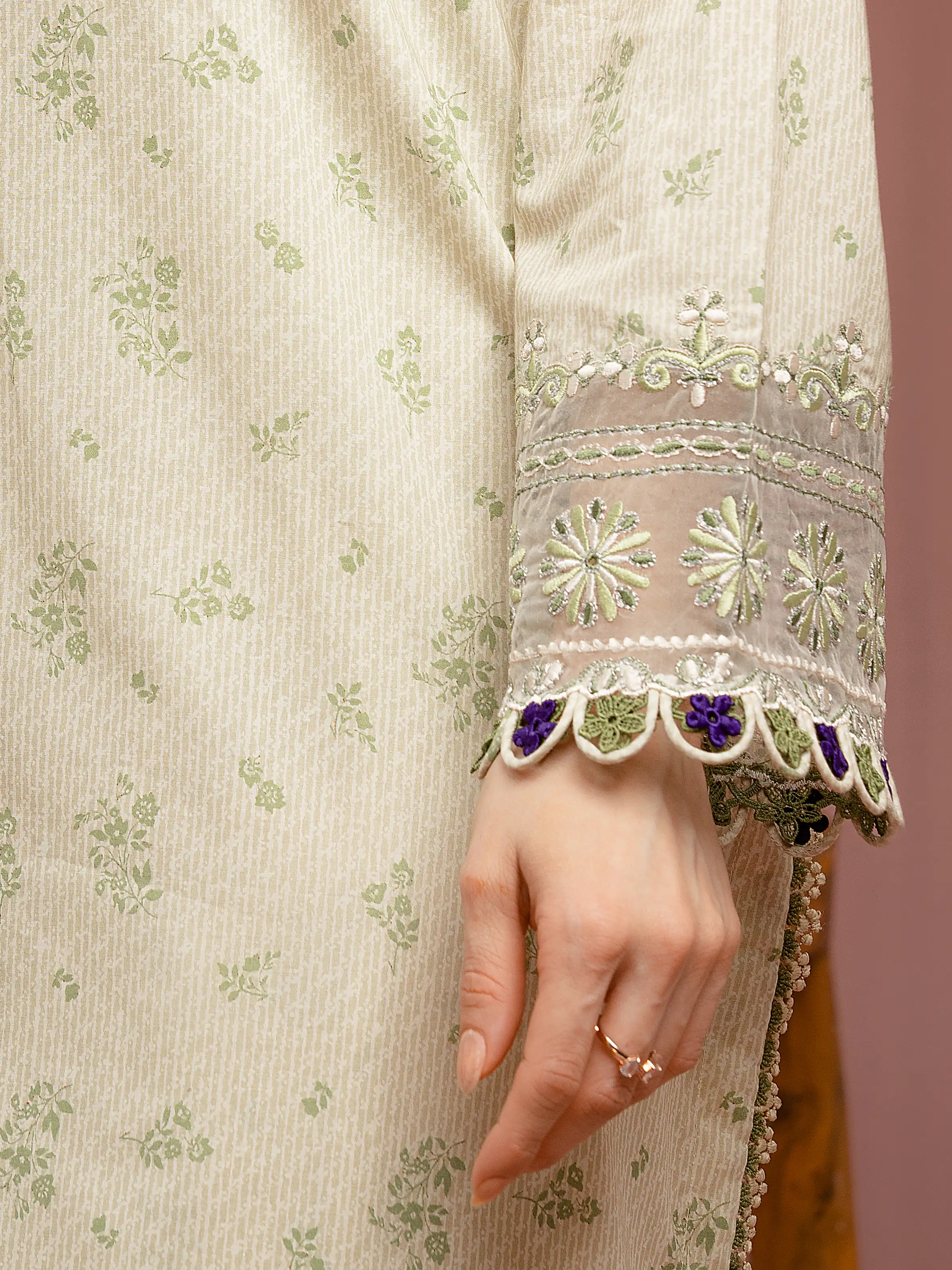 Unstitched Embroidered Cambric Shirt - EWU5V2-31058S - Image 4