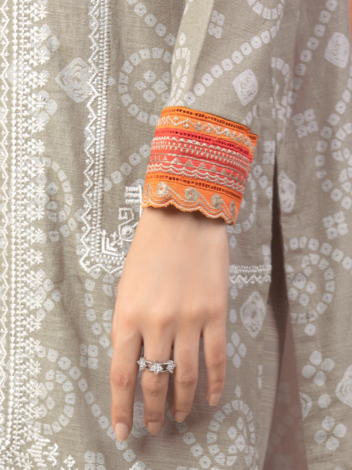 Unstitched Embroidered Khaddar Suit - EWU22V12-25006XXL - Image 4