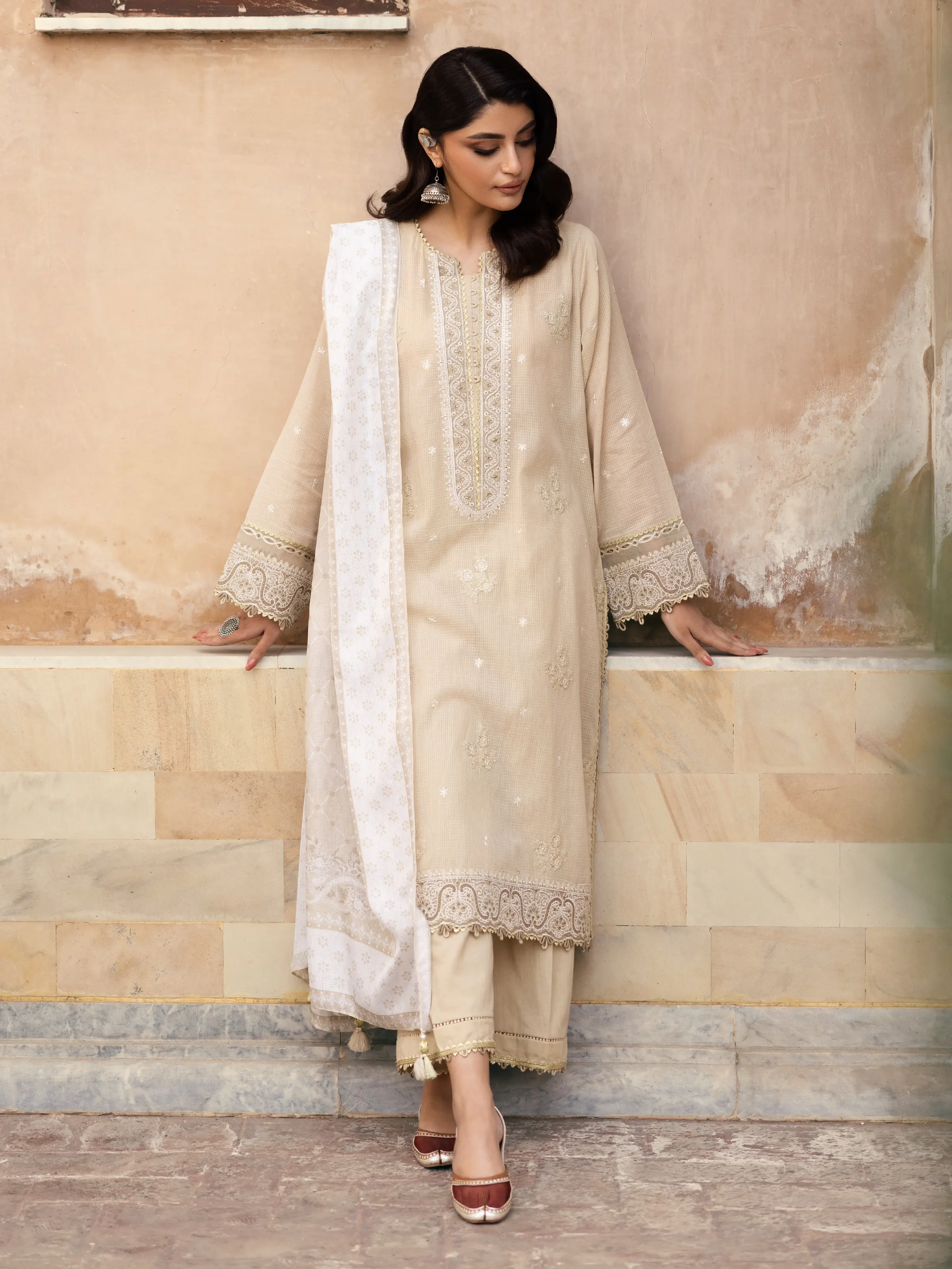 Unstitched Embroidered Lawn Suit - EWU5V1-31249-3P - Image 3