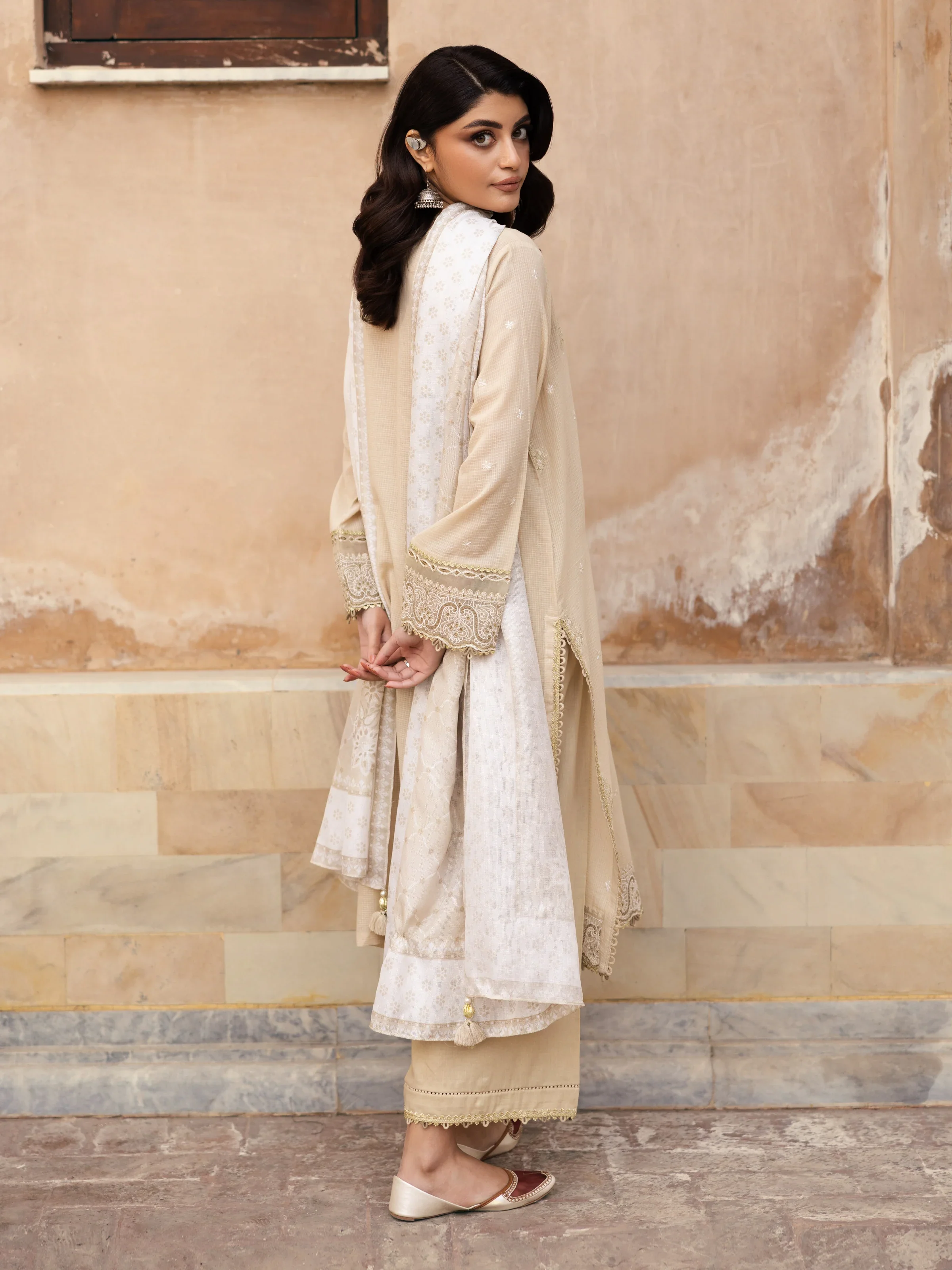 Unstitched Embroidered Lawn Suit - EWU5V1-31249-3P - Image 6