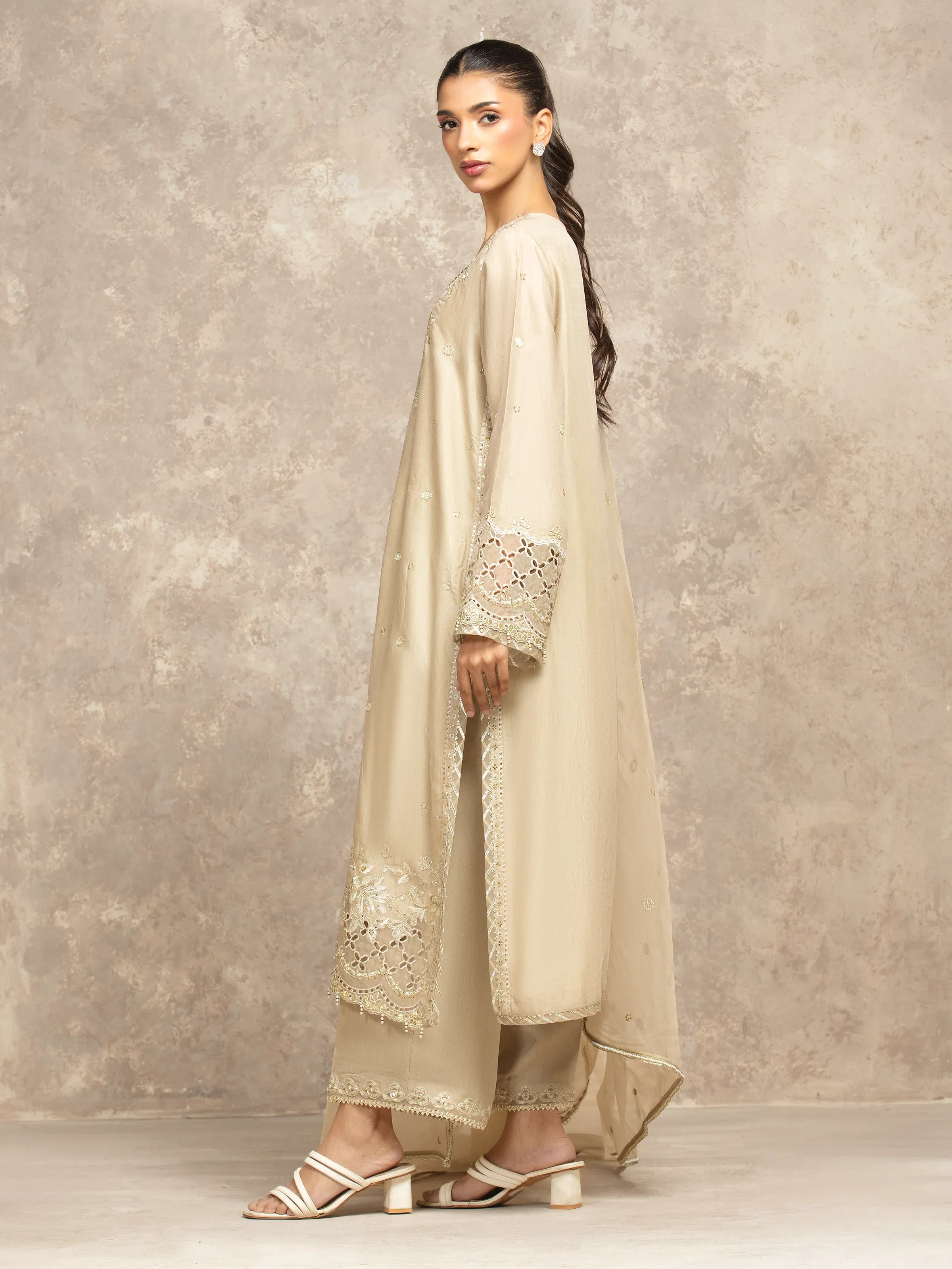 Unstitched Embroidered Viscose Suit - EWU5V19-32046-3P - Image 5
