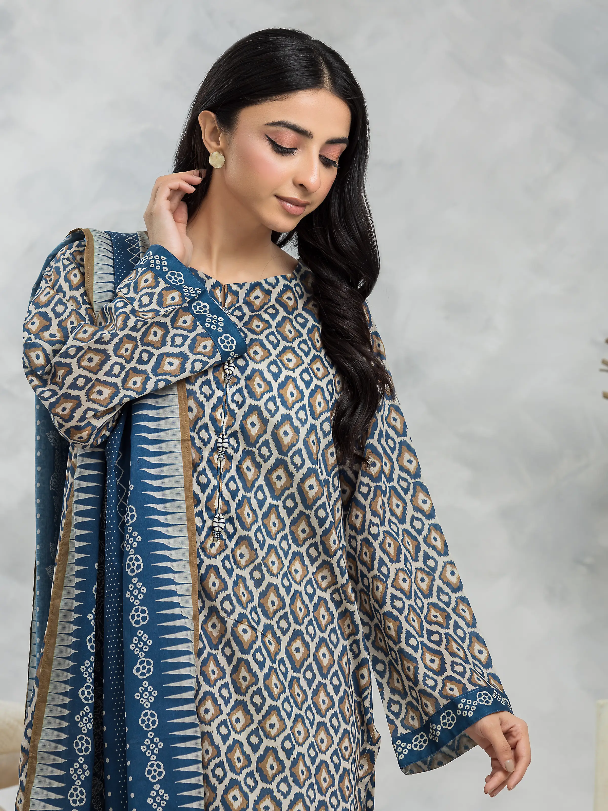Unstitched Printed Khaddar Suit - EWU24A3-28143-3P - Image 4