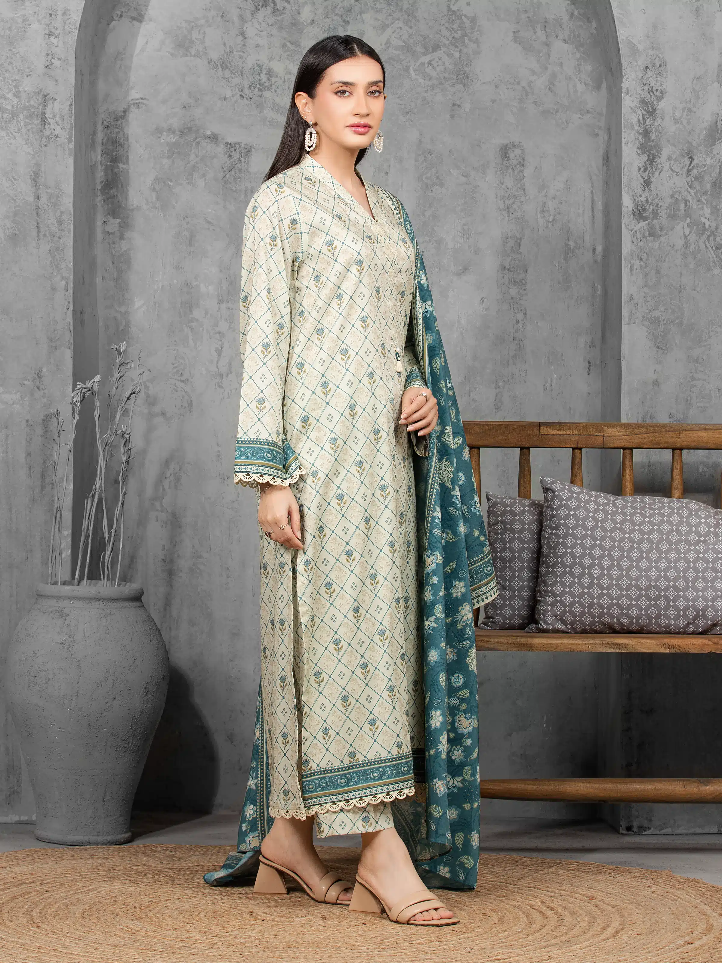 Unstitched Printed Cambric Suit - EWU5A2-35846-3P - Image 5