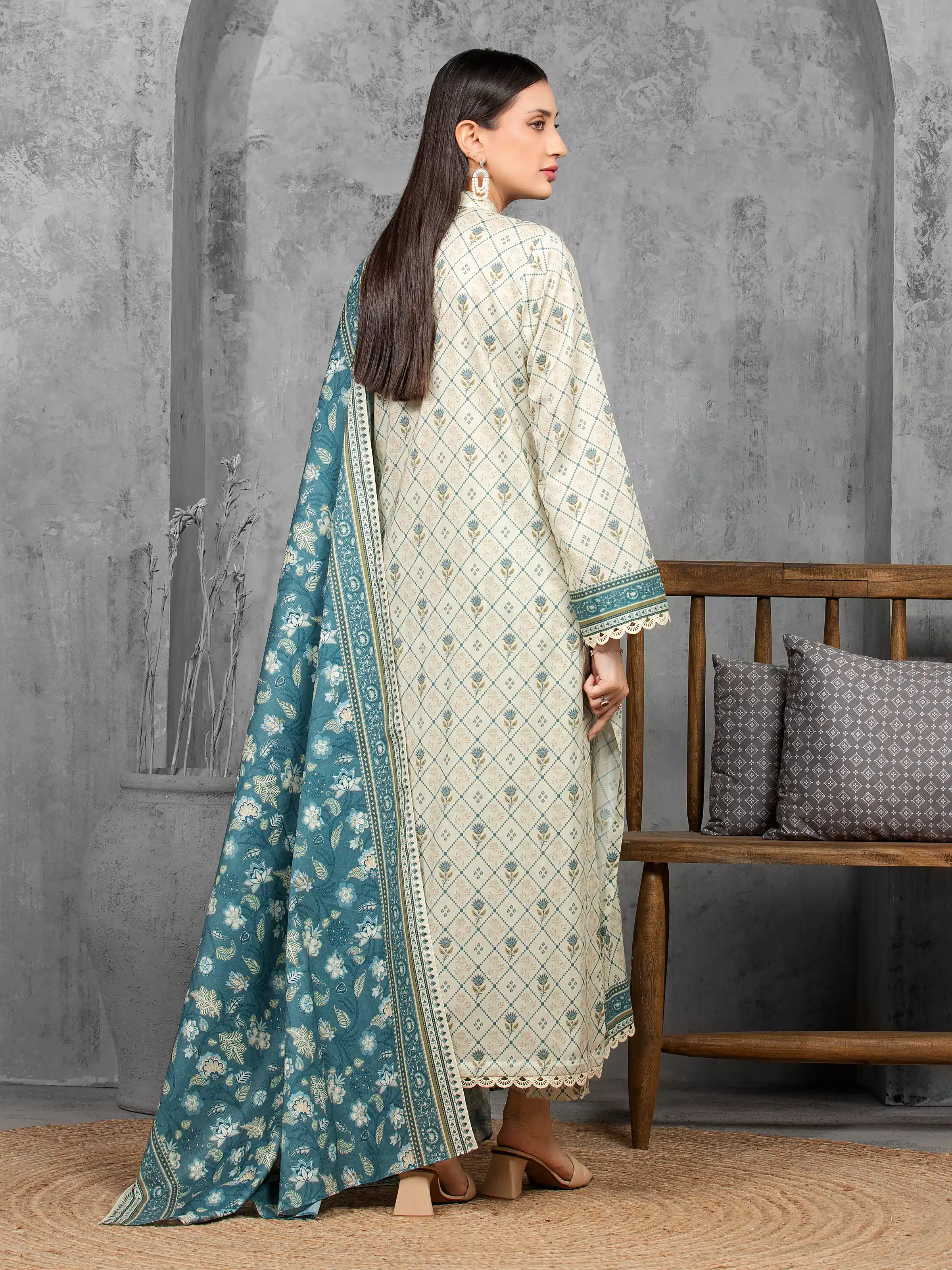 Unstitched Printed Cambric Suit - EWU5A2-35846-3P - Image 6