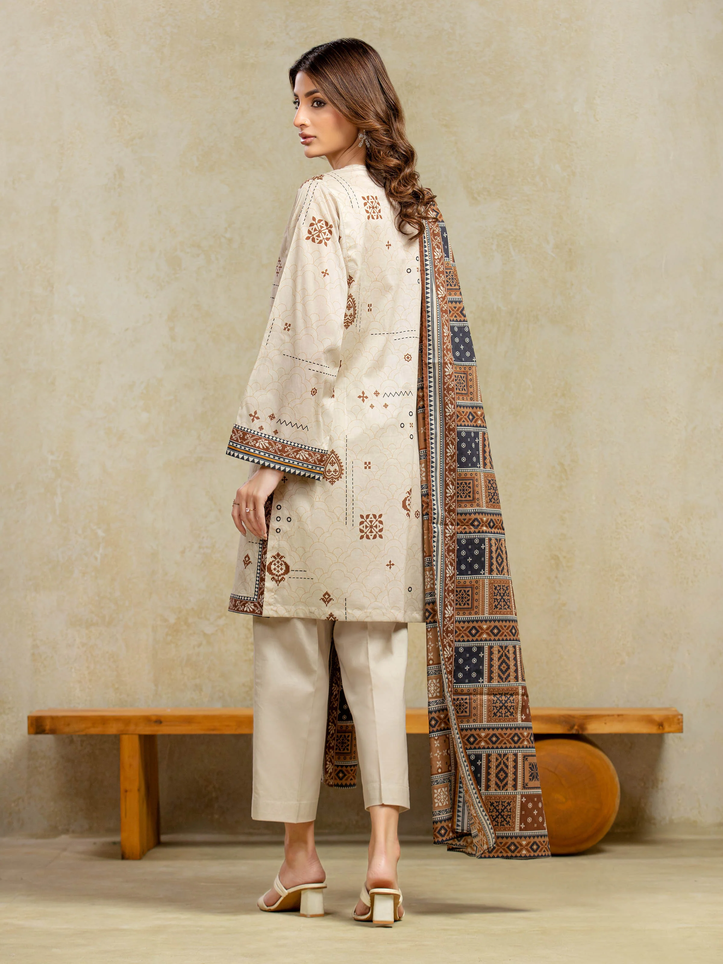Unstitched Printed Khaddar Suit - EWU5A3-35995-3P - Image 6